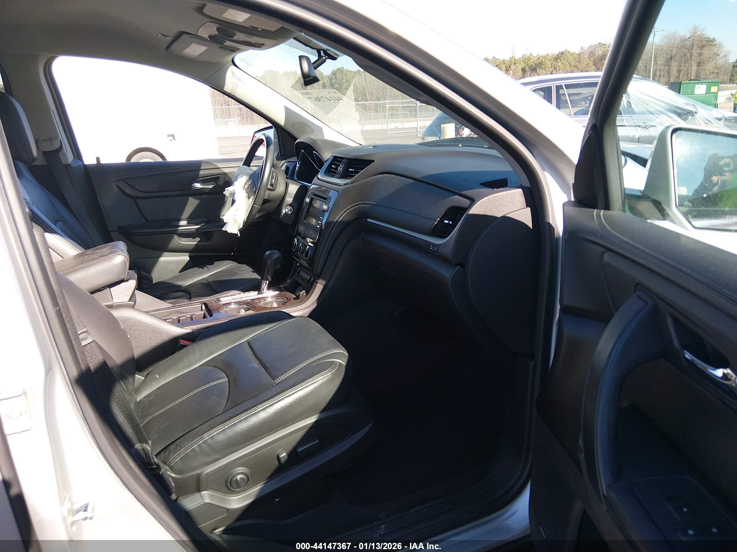CHEVROLET TRAVERSE image 5
