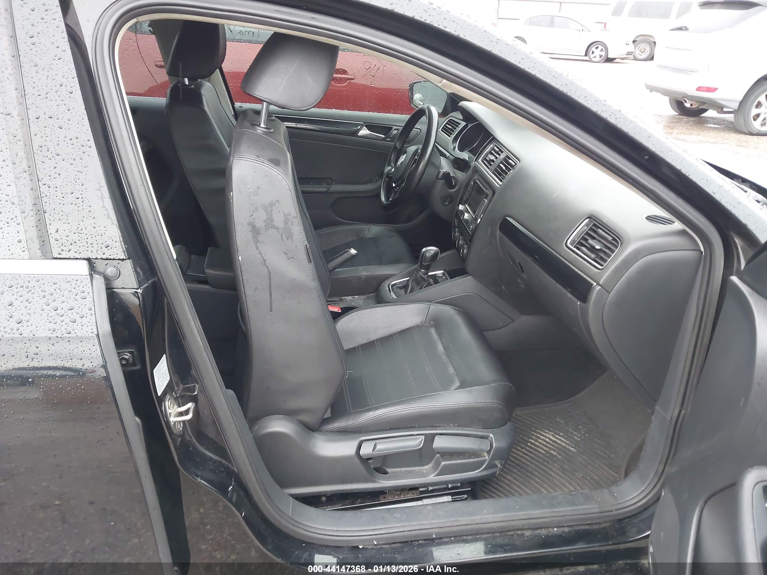 VOLKSWAGEN JETTA image 5