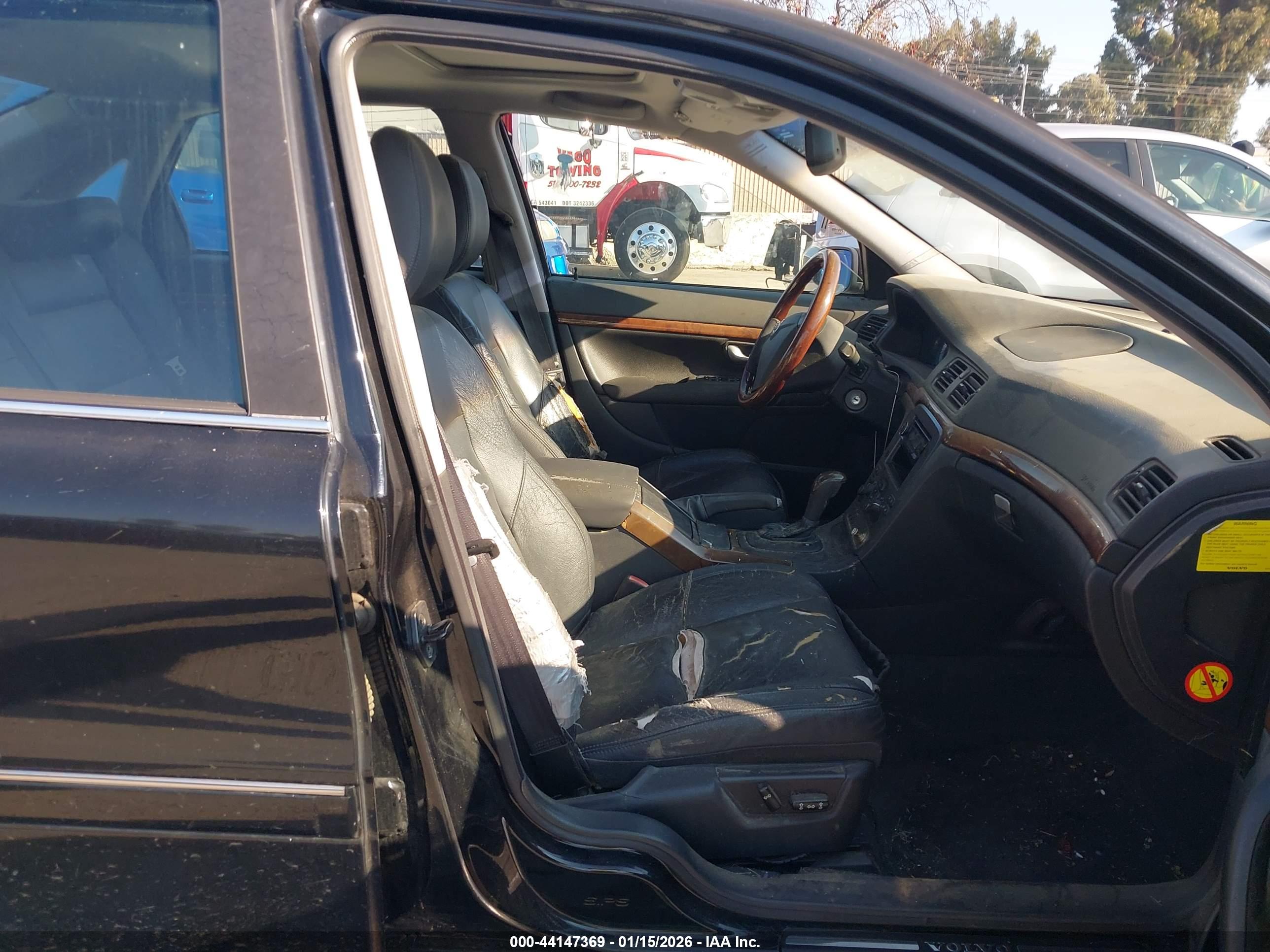 VOLVO S80 image 5