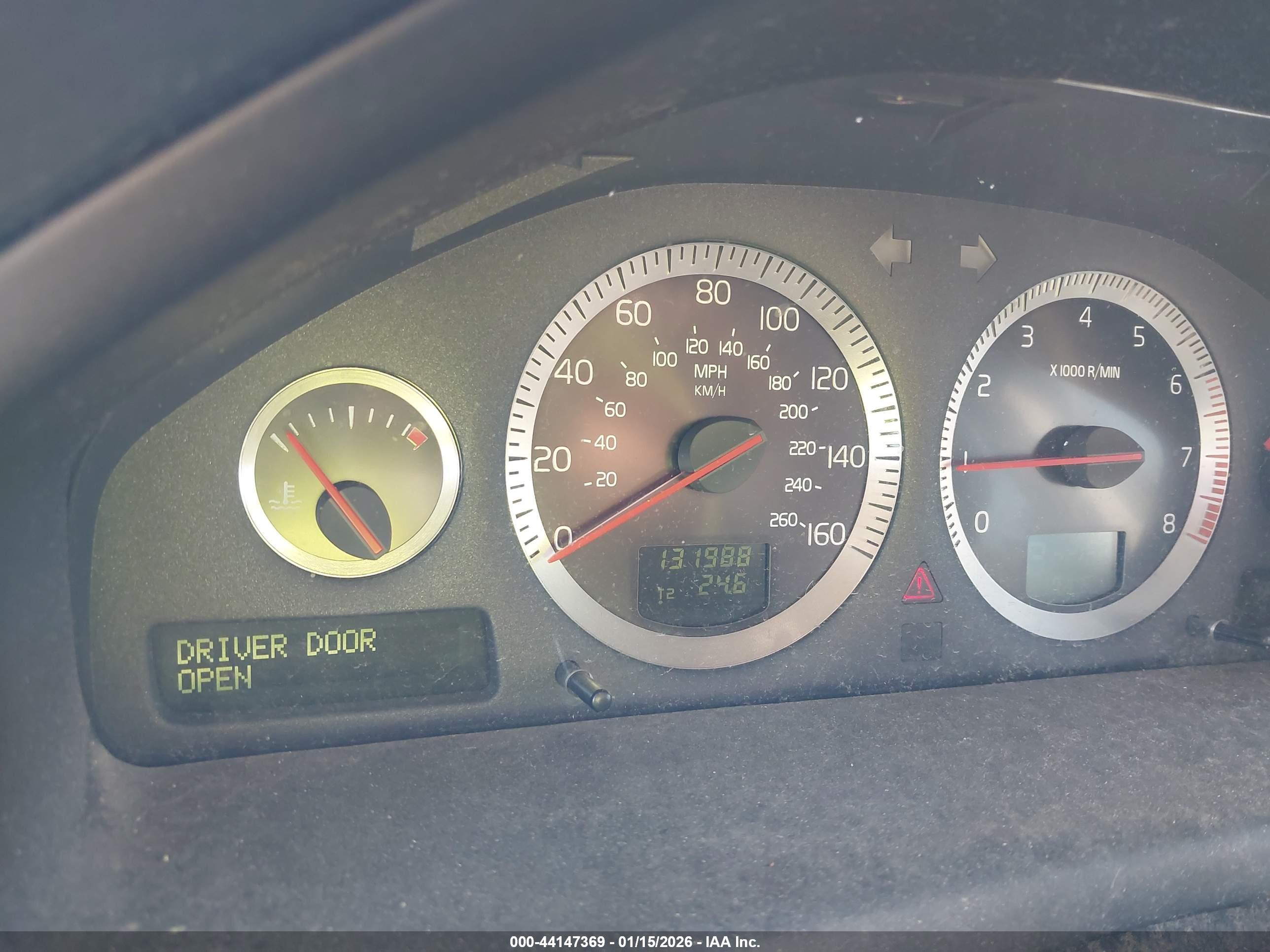 VOLVO S80 image 7
