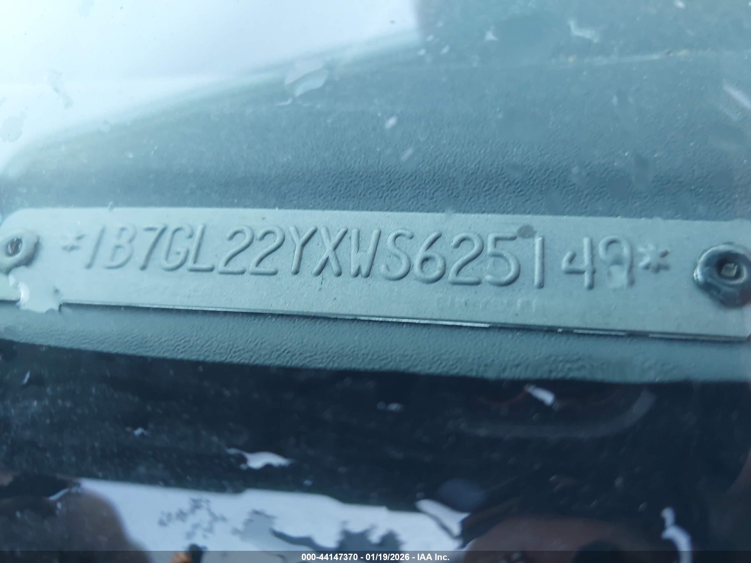 DODGE DAKOTA image 9
