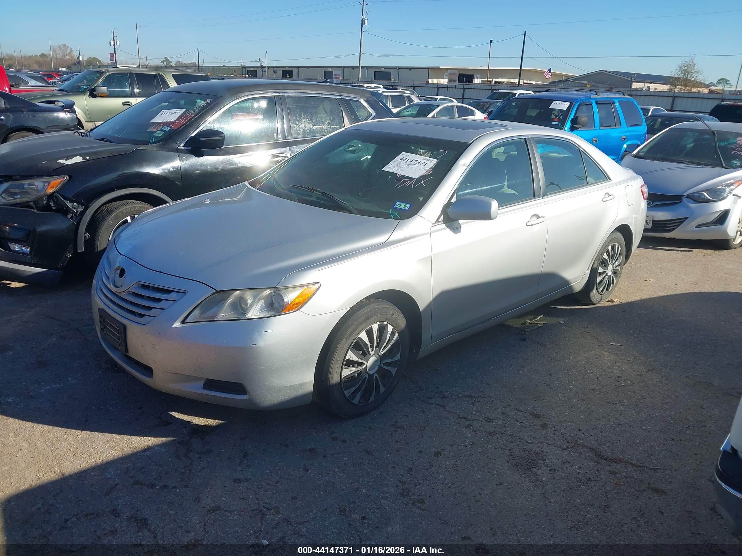 TOYOTA CAMRY image 2