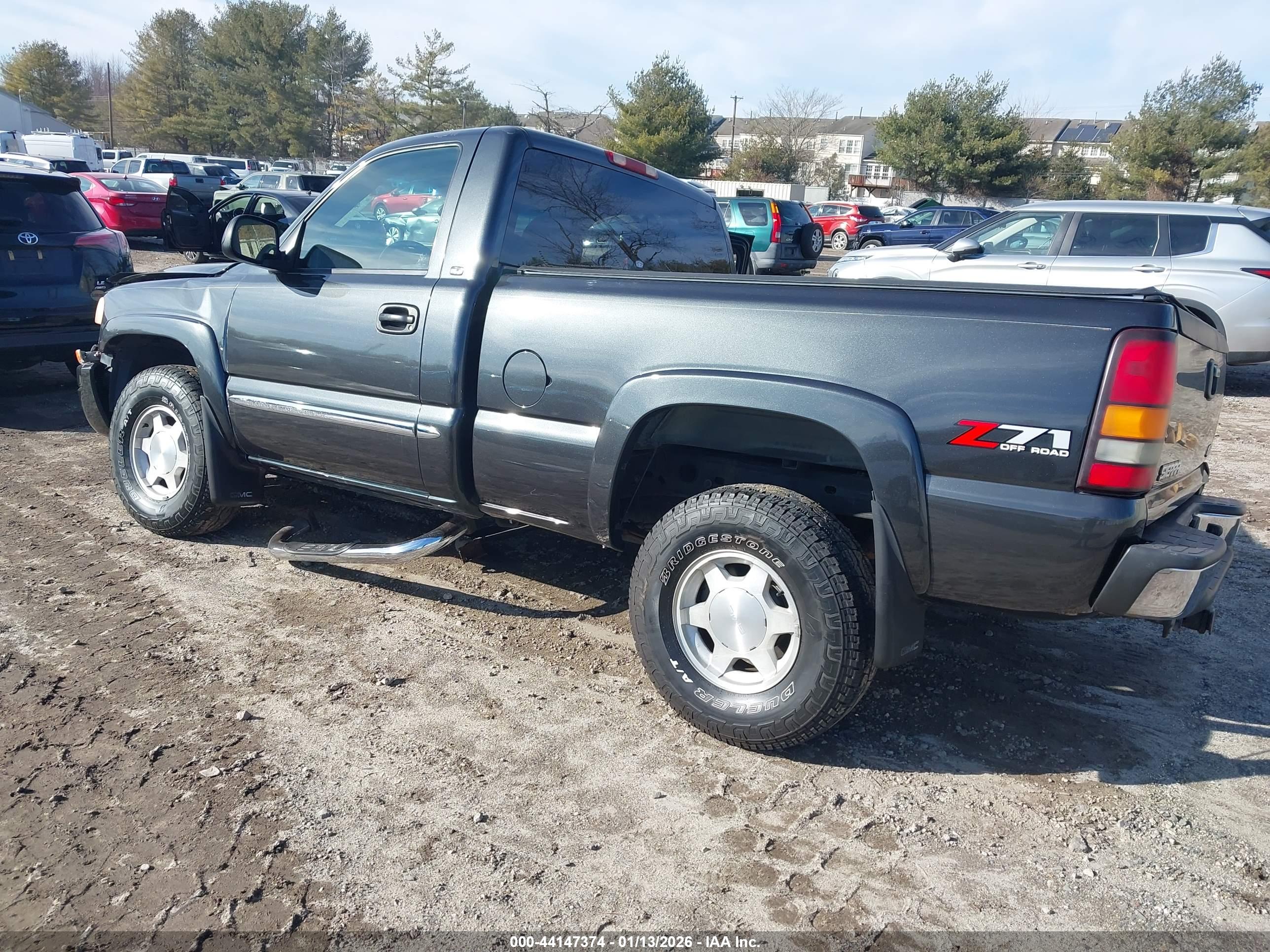 GMC SIERRA image 3