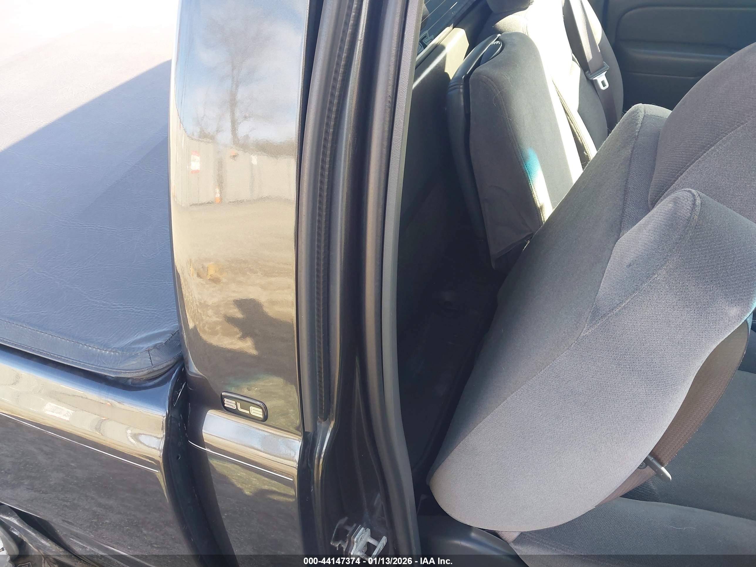 GMC SIERRA image 8