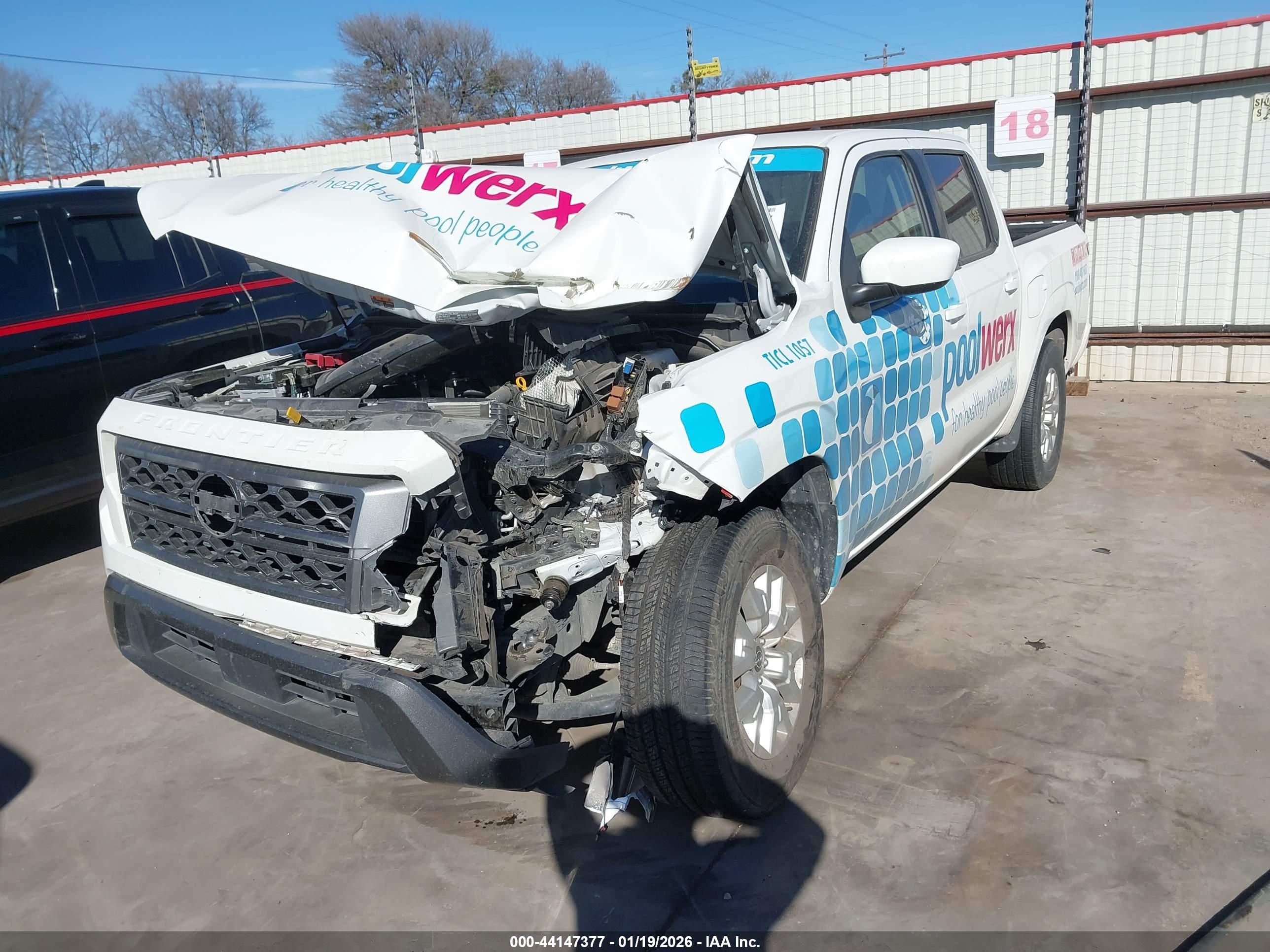 NISSAN FRONTIER image 2