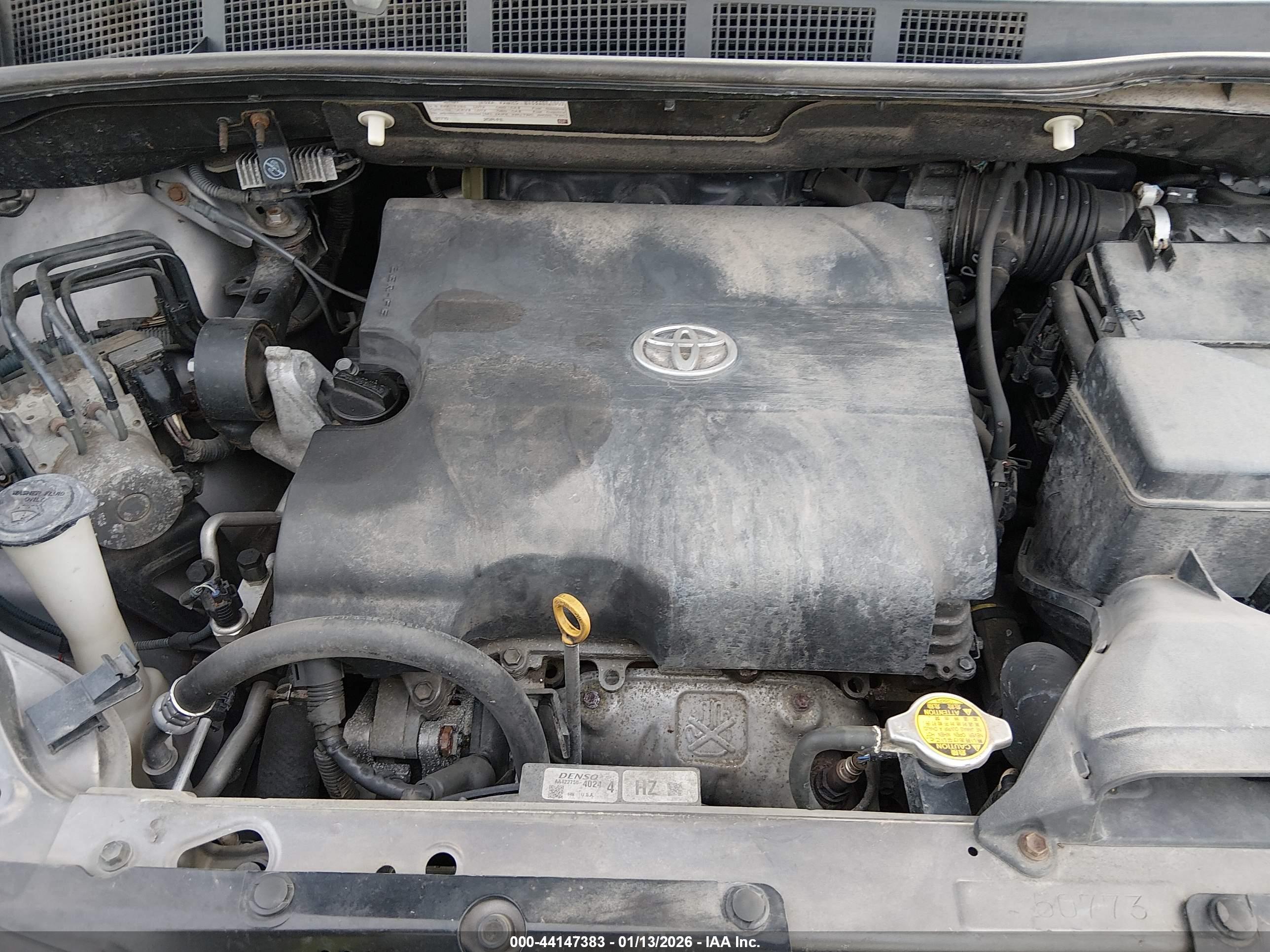 TOYOTA SIENNA image 10