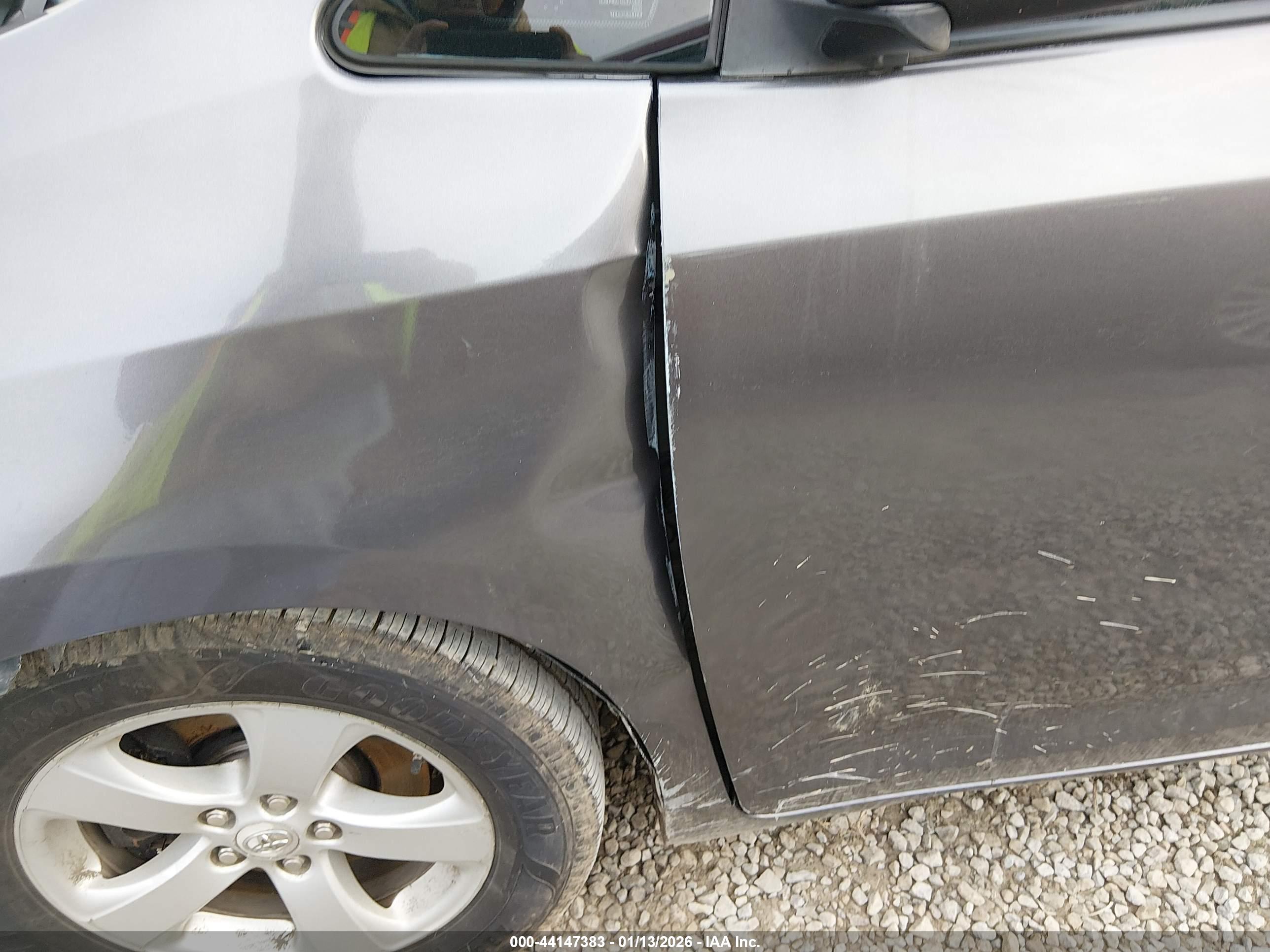 TOYOTA SIENNA image 6