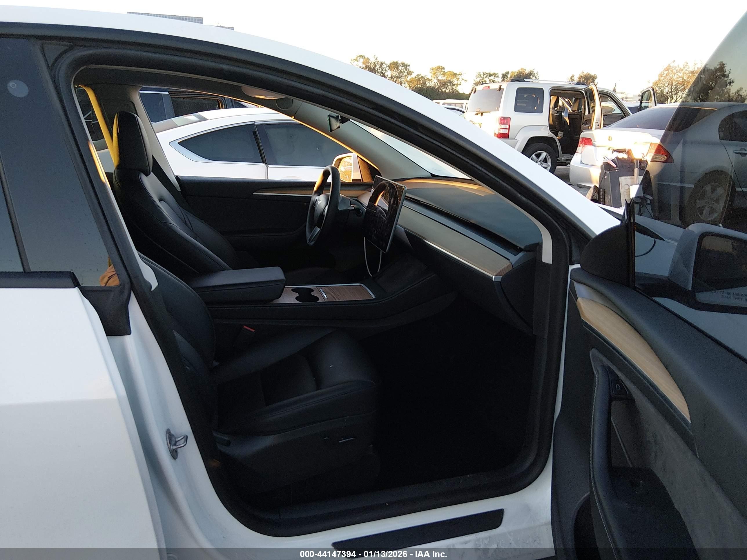 TESLA MODEL image 5