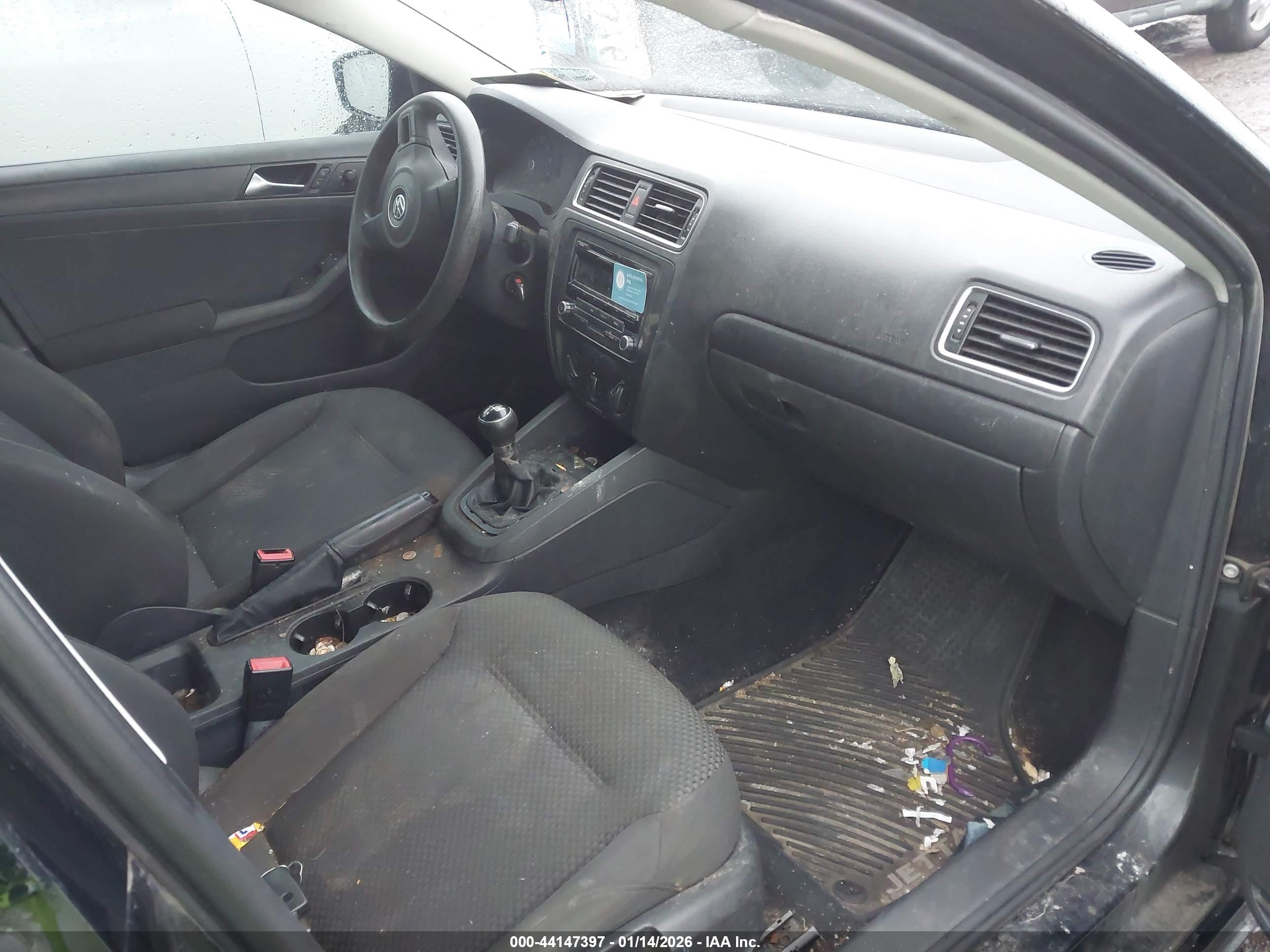 VOLKSWAGEN JETTA image 5