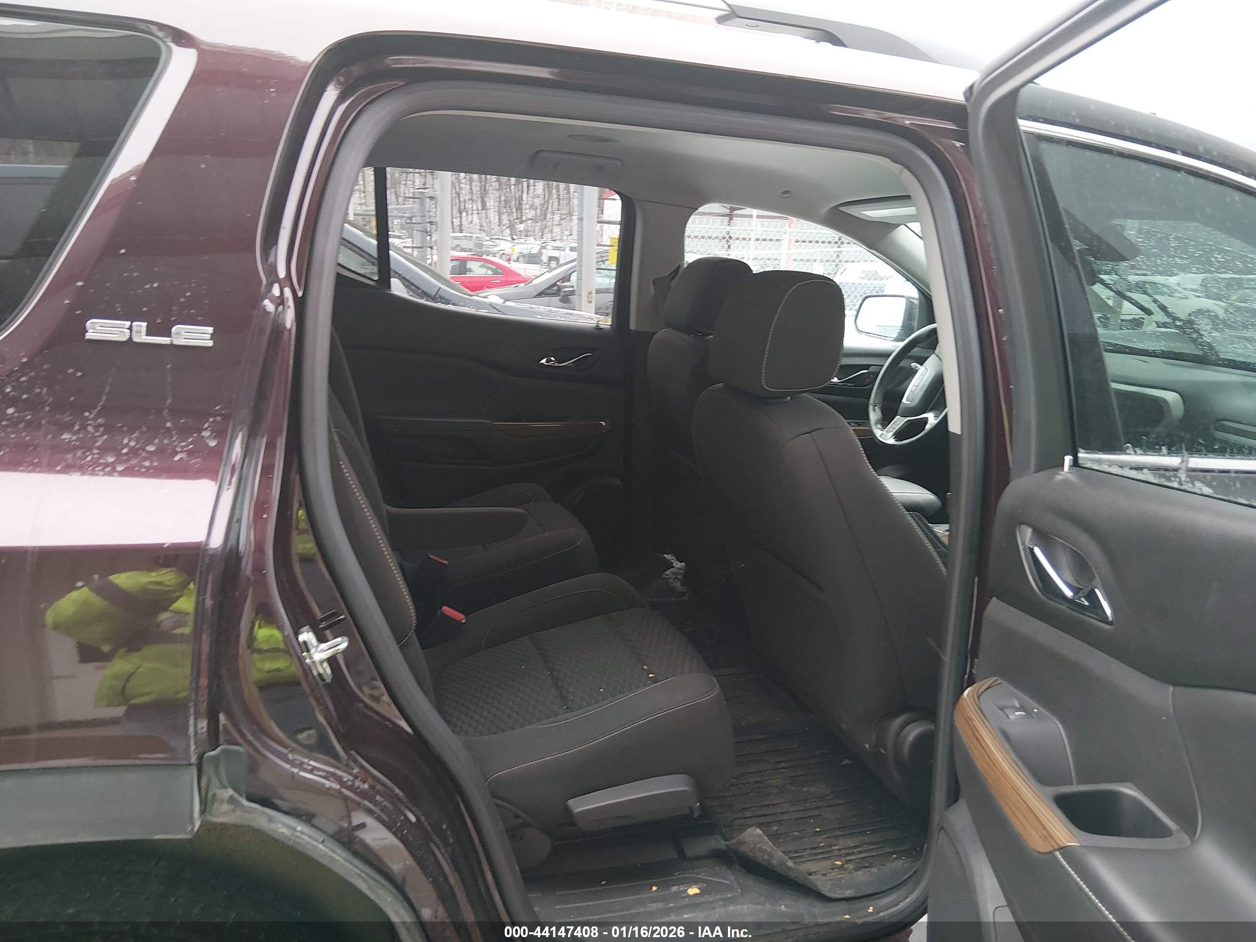 GMC ACADIA image 8