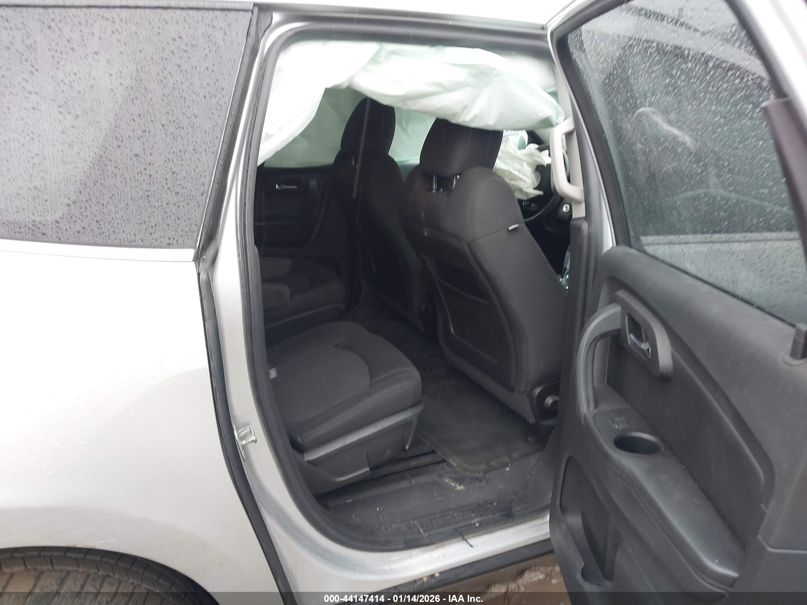 CHEVROLET TRAVERSE image 8