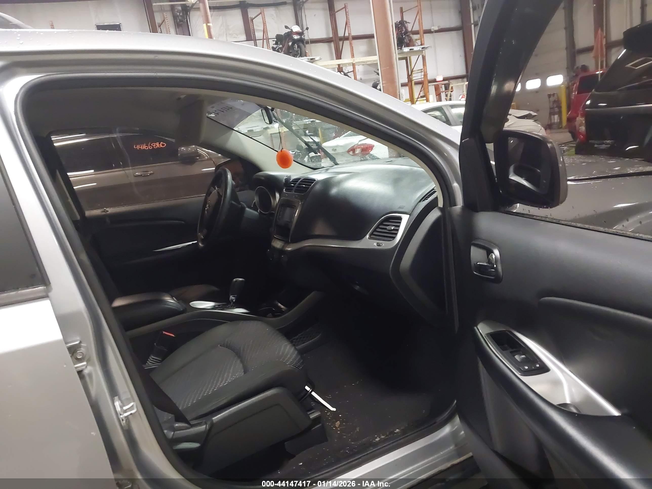 DODGE JOURNEY image 5