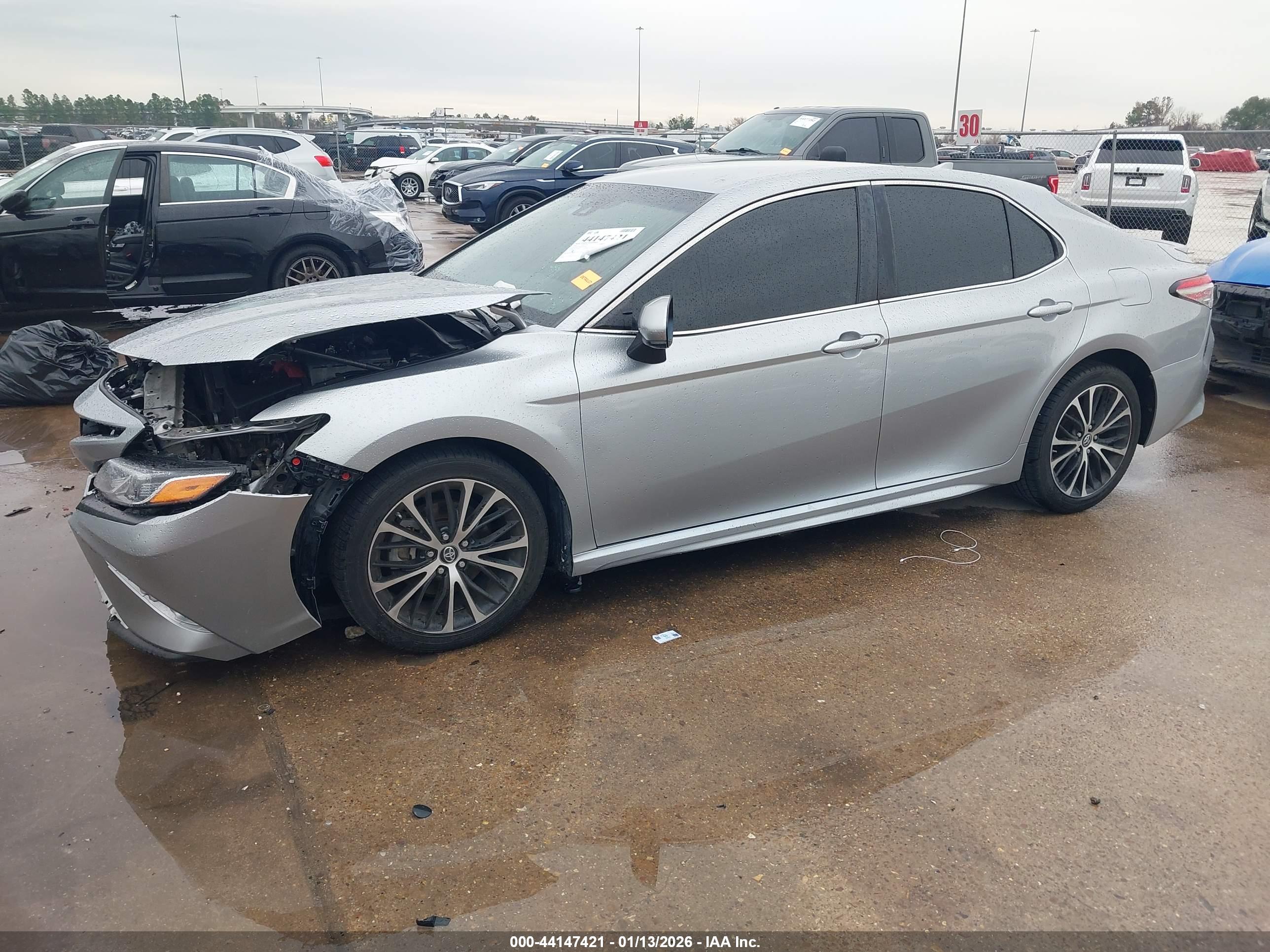 TOYOTA CAMRY image 2