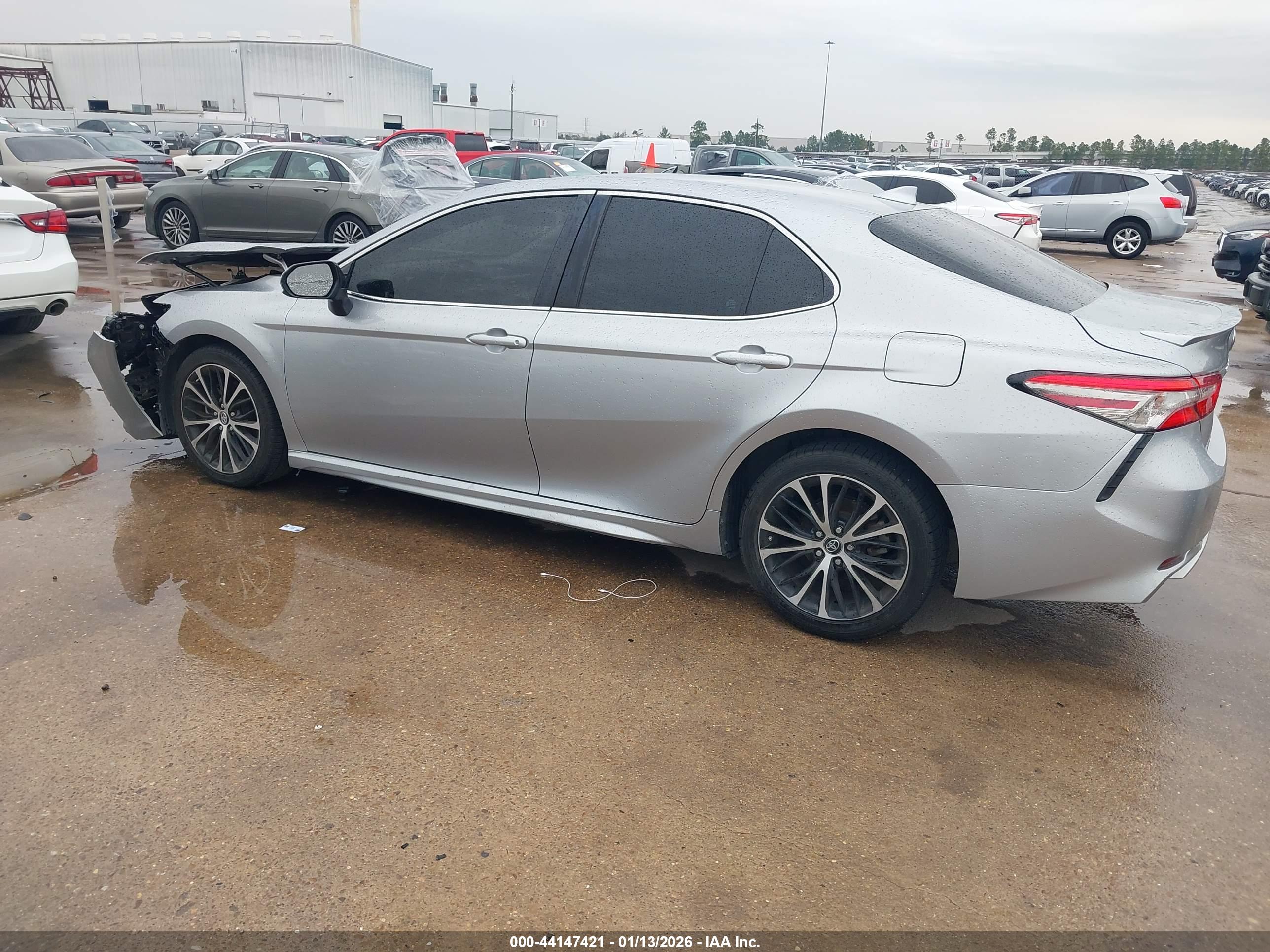 TOYOTA CAMRY image 3
