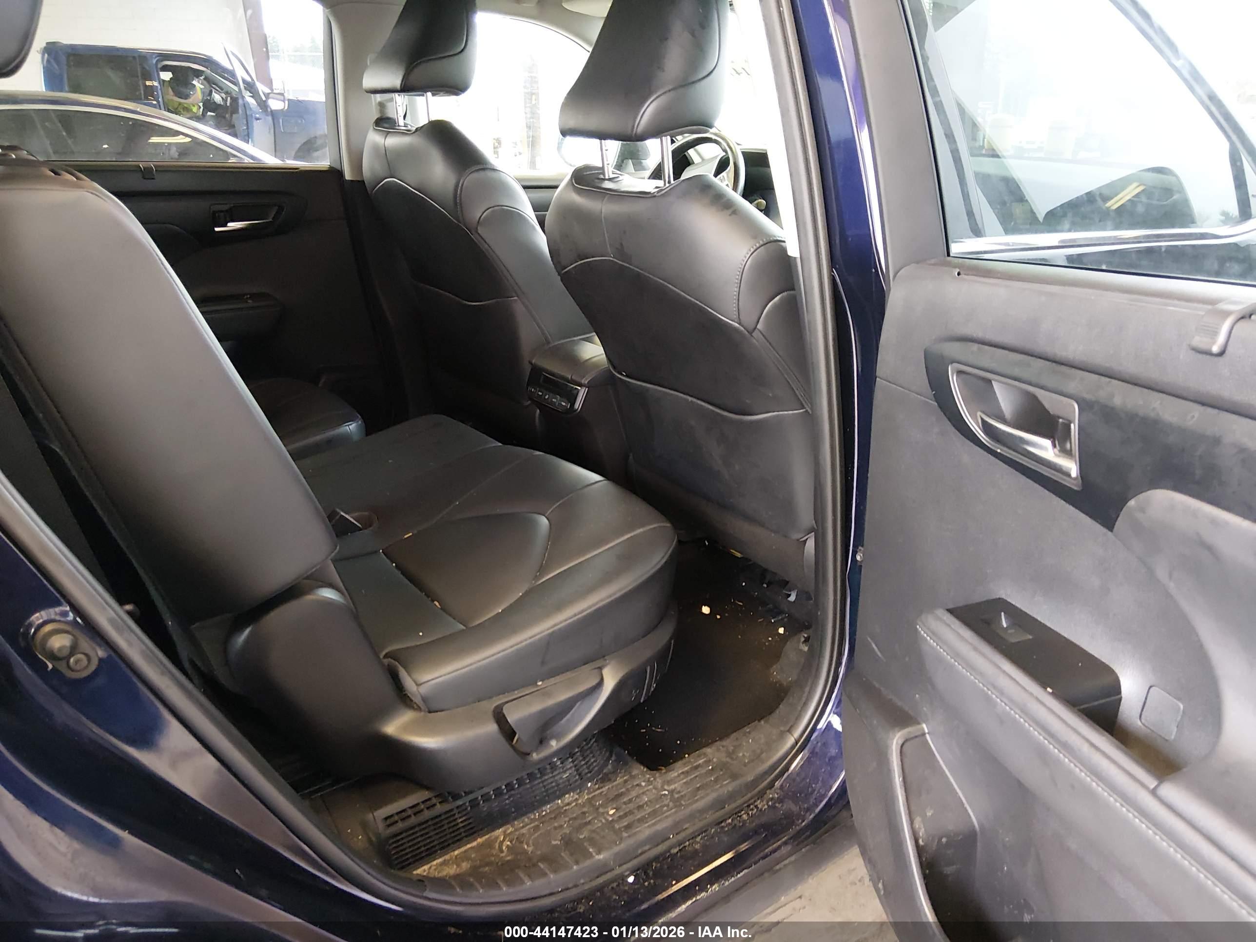 TOYOTA HIGHLANDER image 8