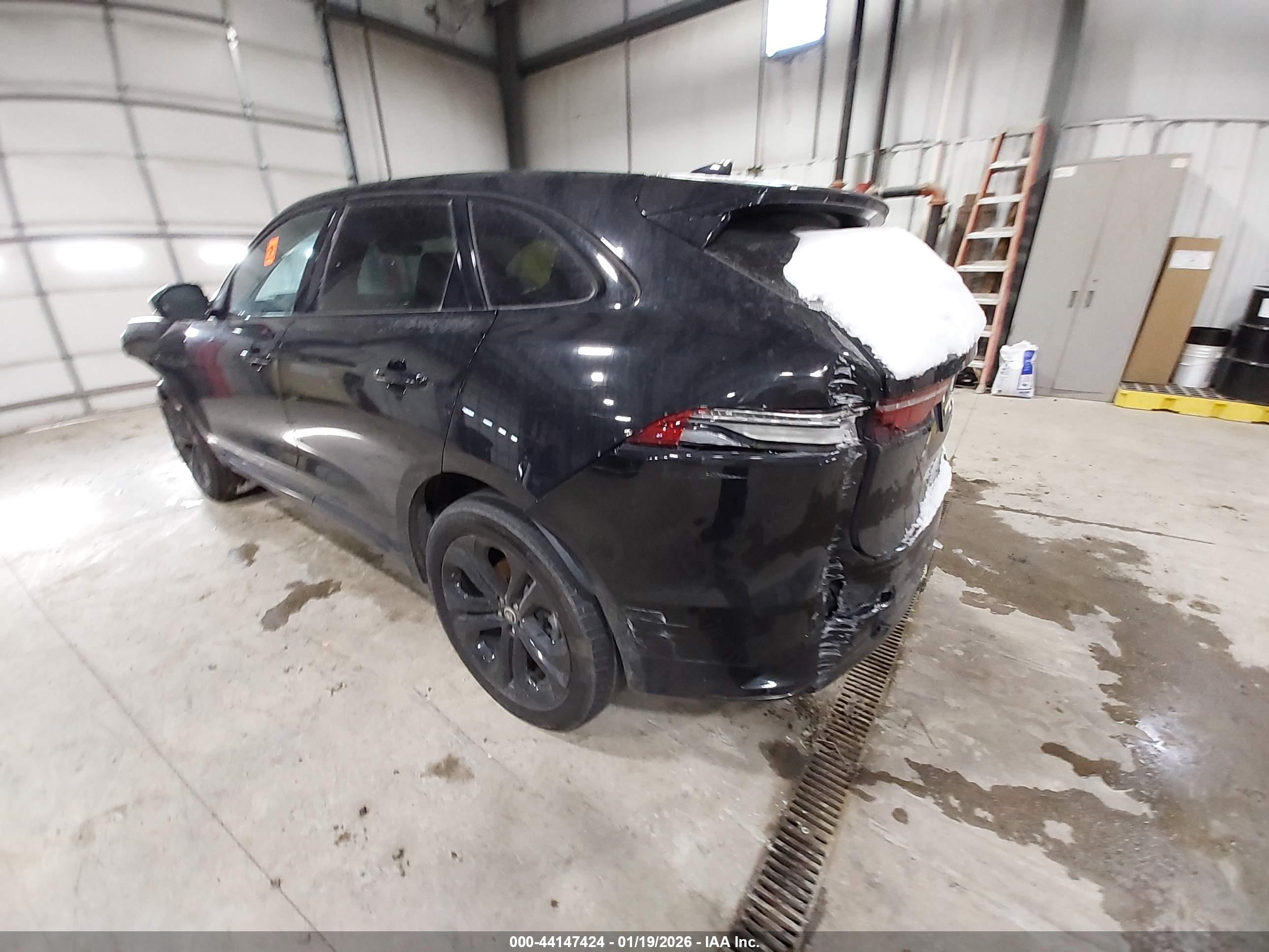 JAGUAR F-PACE image 3