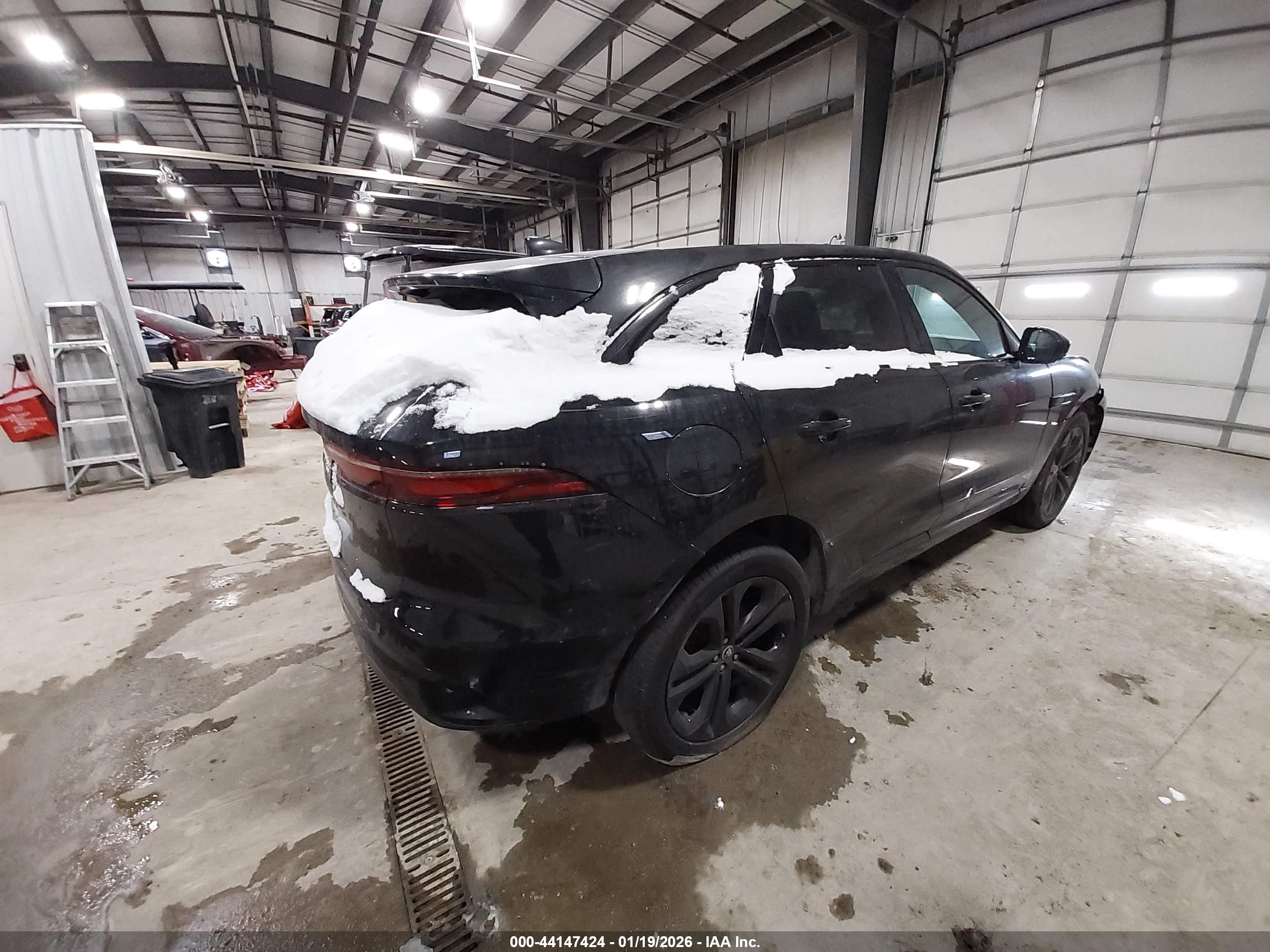 JAGUAR F-PACE image 4