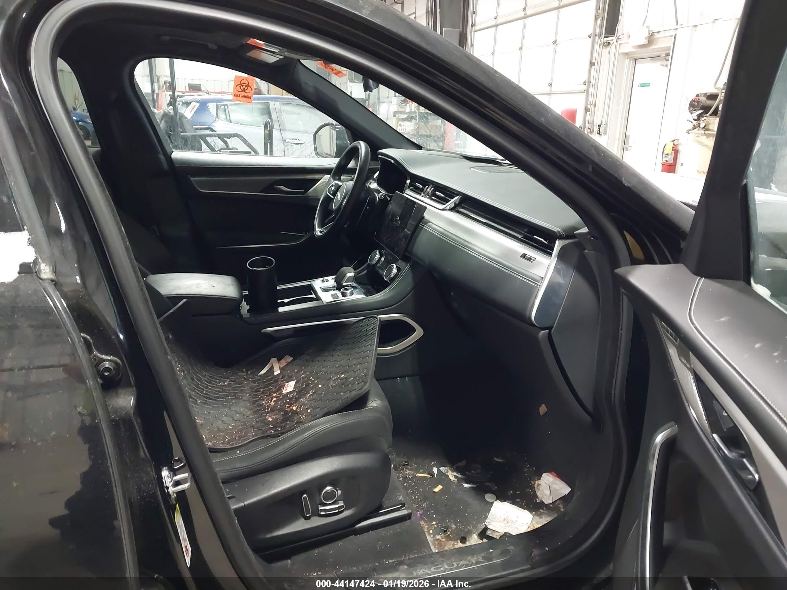 JAGUAR F-PACE image 5