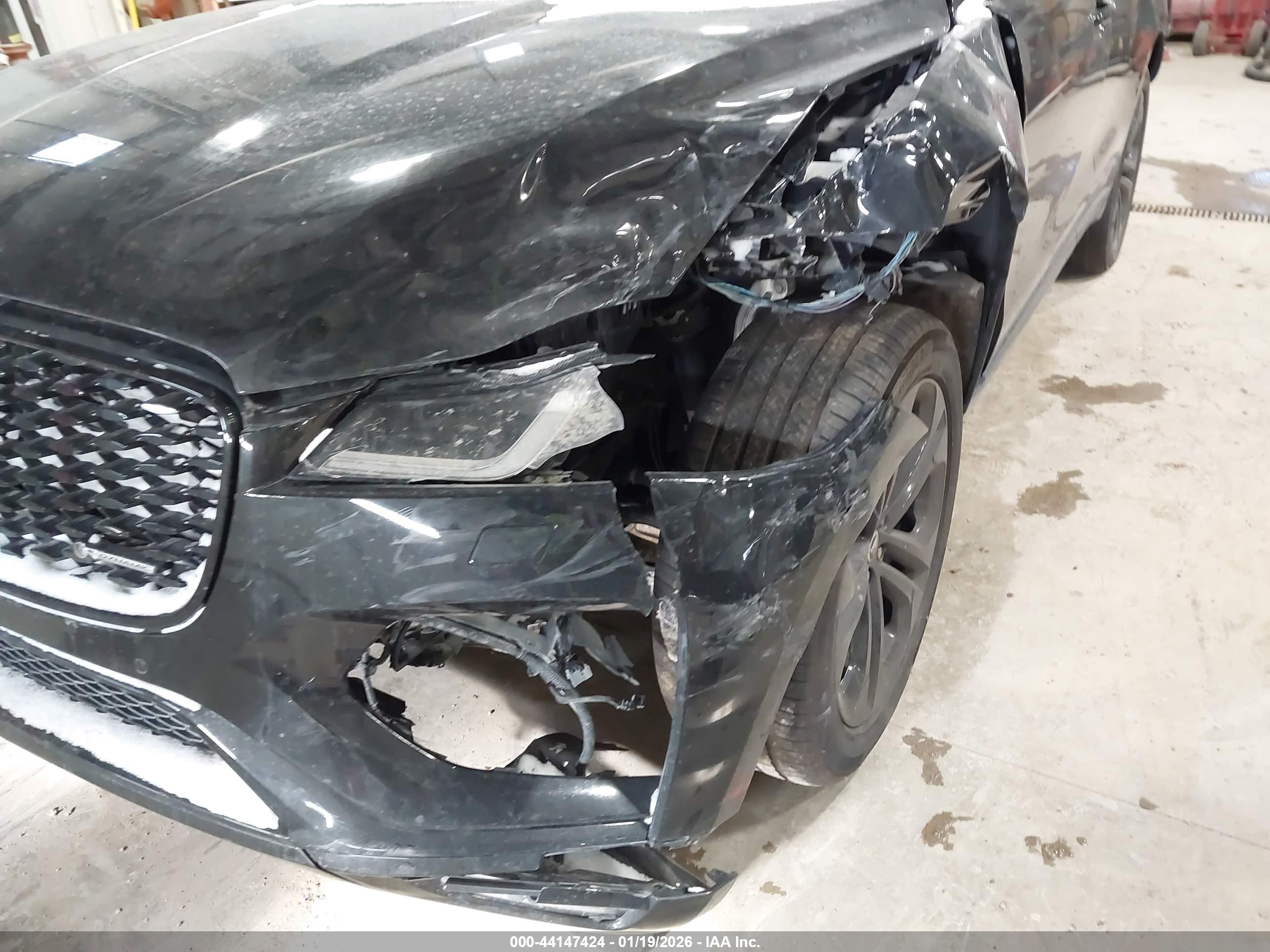 JAGUAR F-PACE image 6