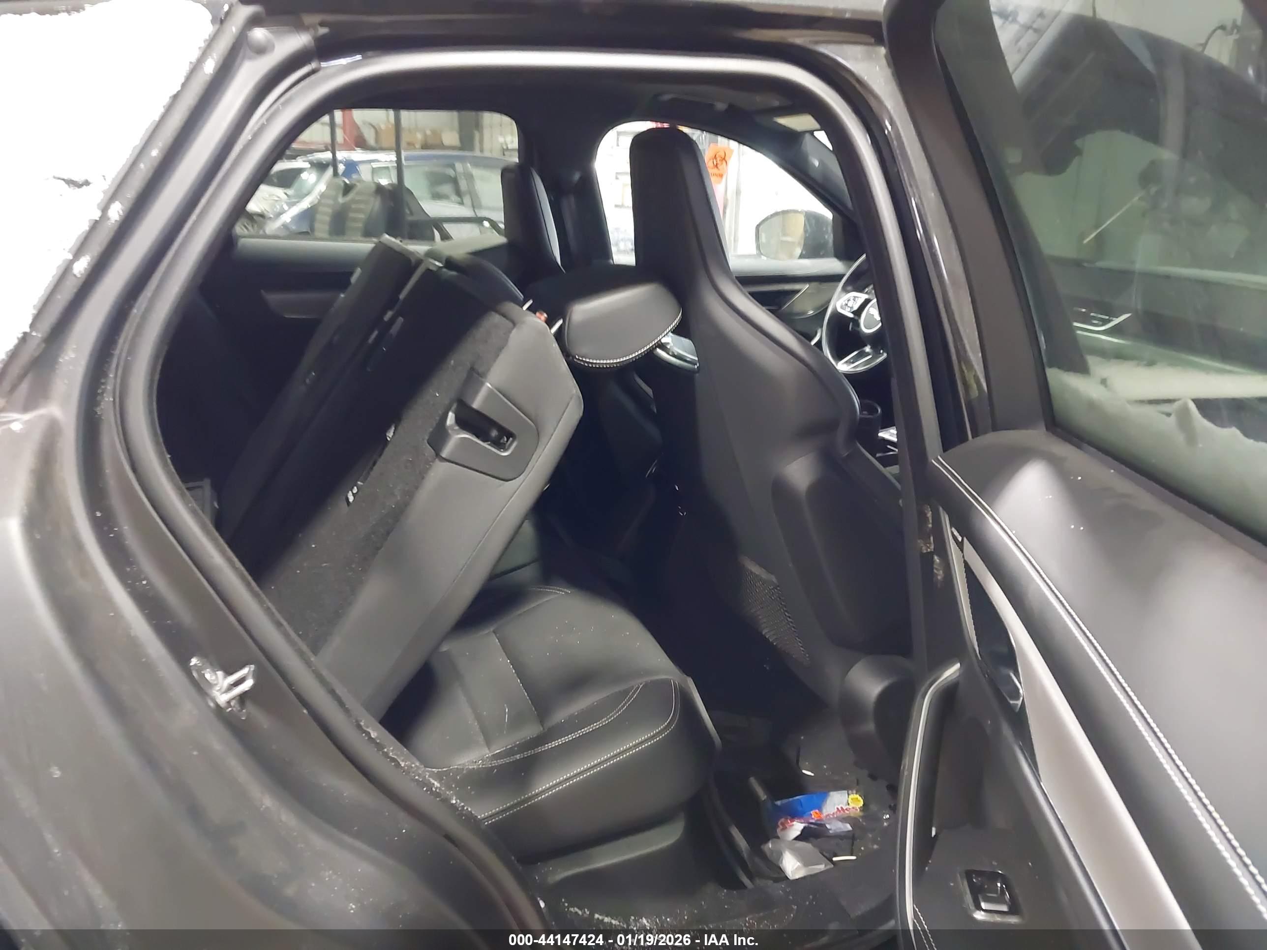 JAGUAR F-PACE image 8