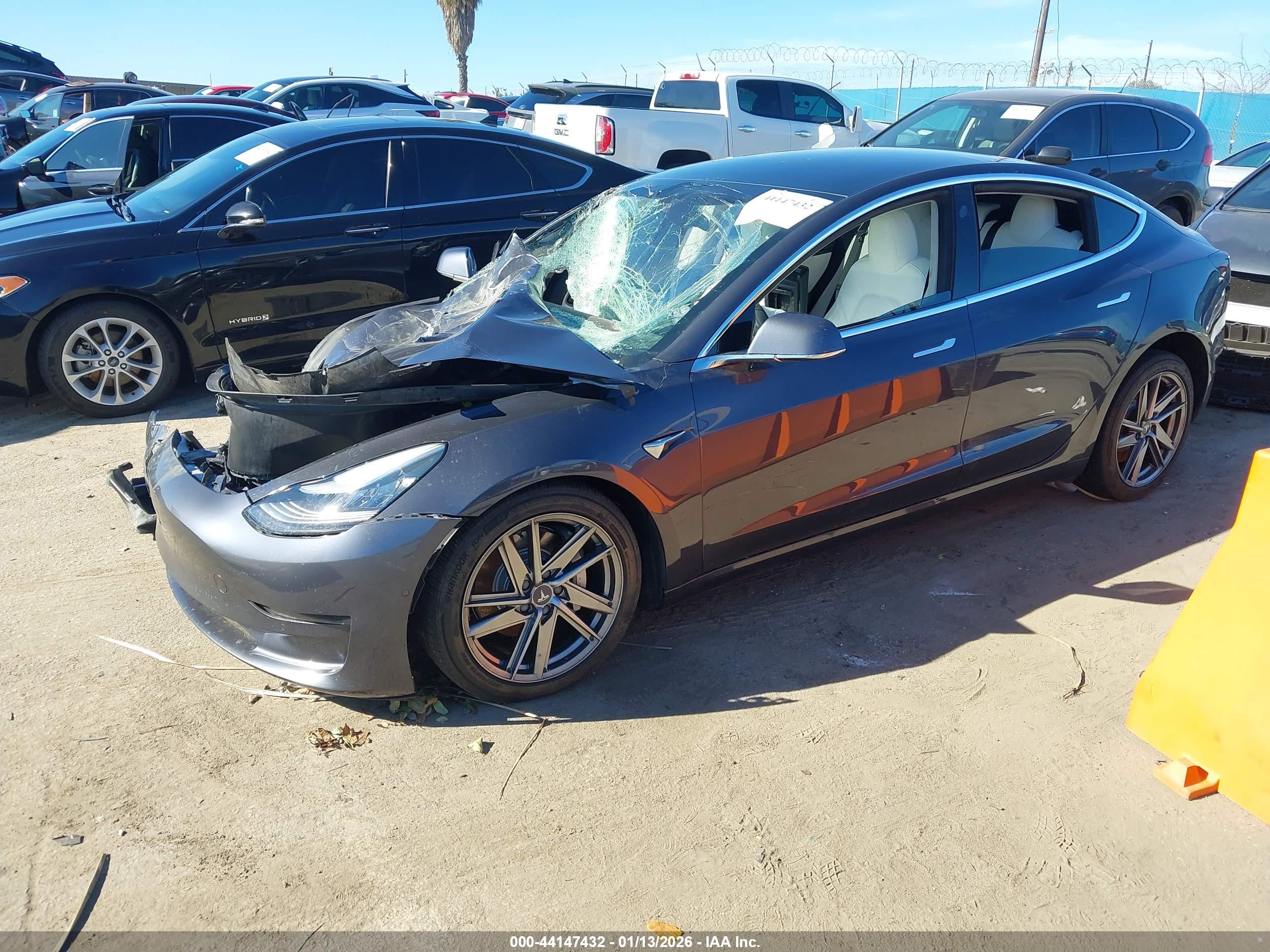 TESLA MODEL image 2