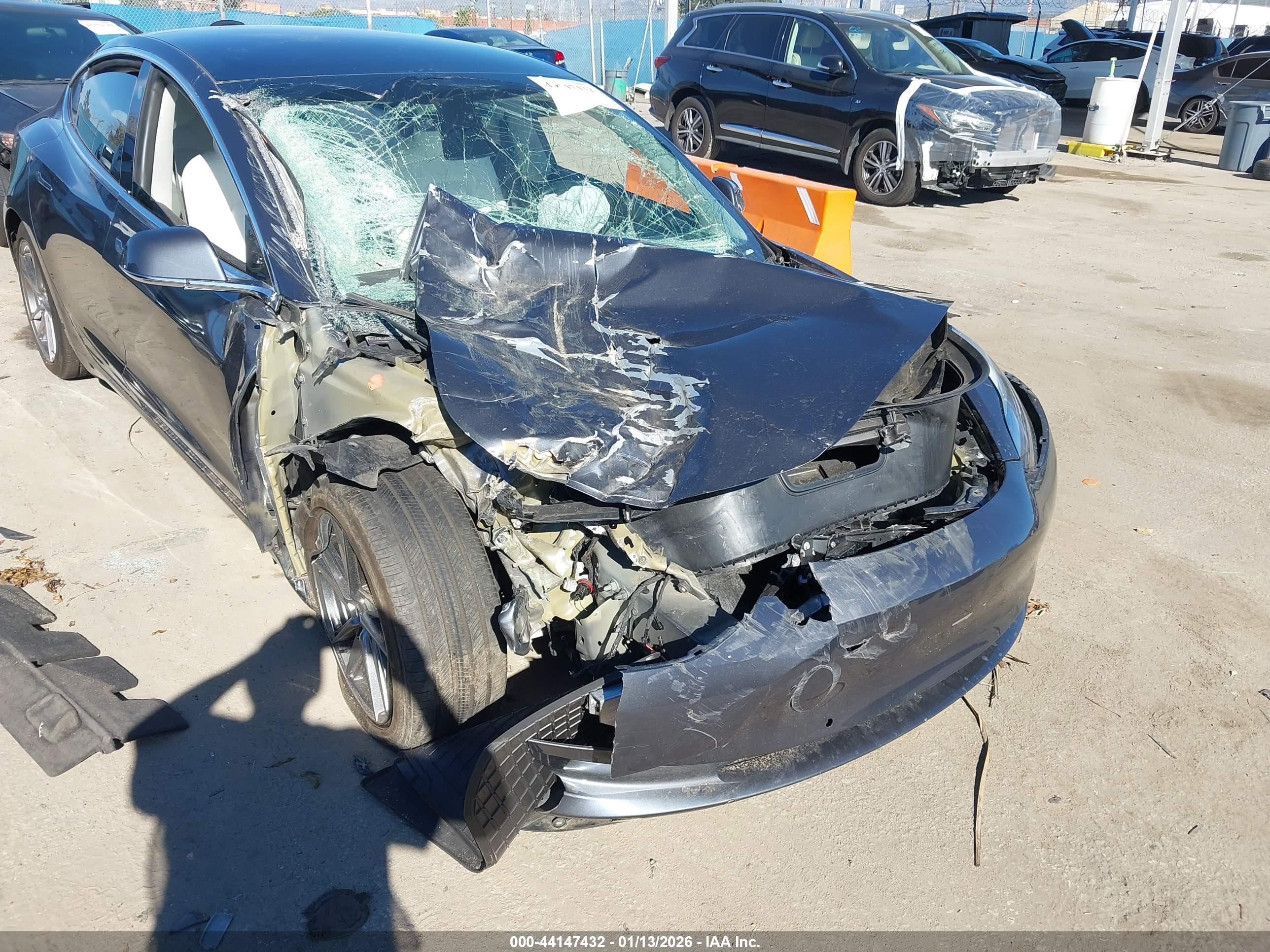 TESLA MODEL image 6