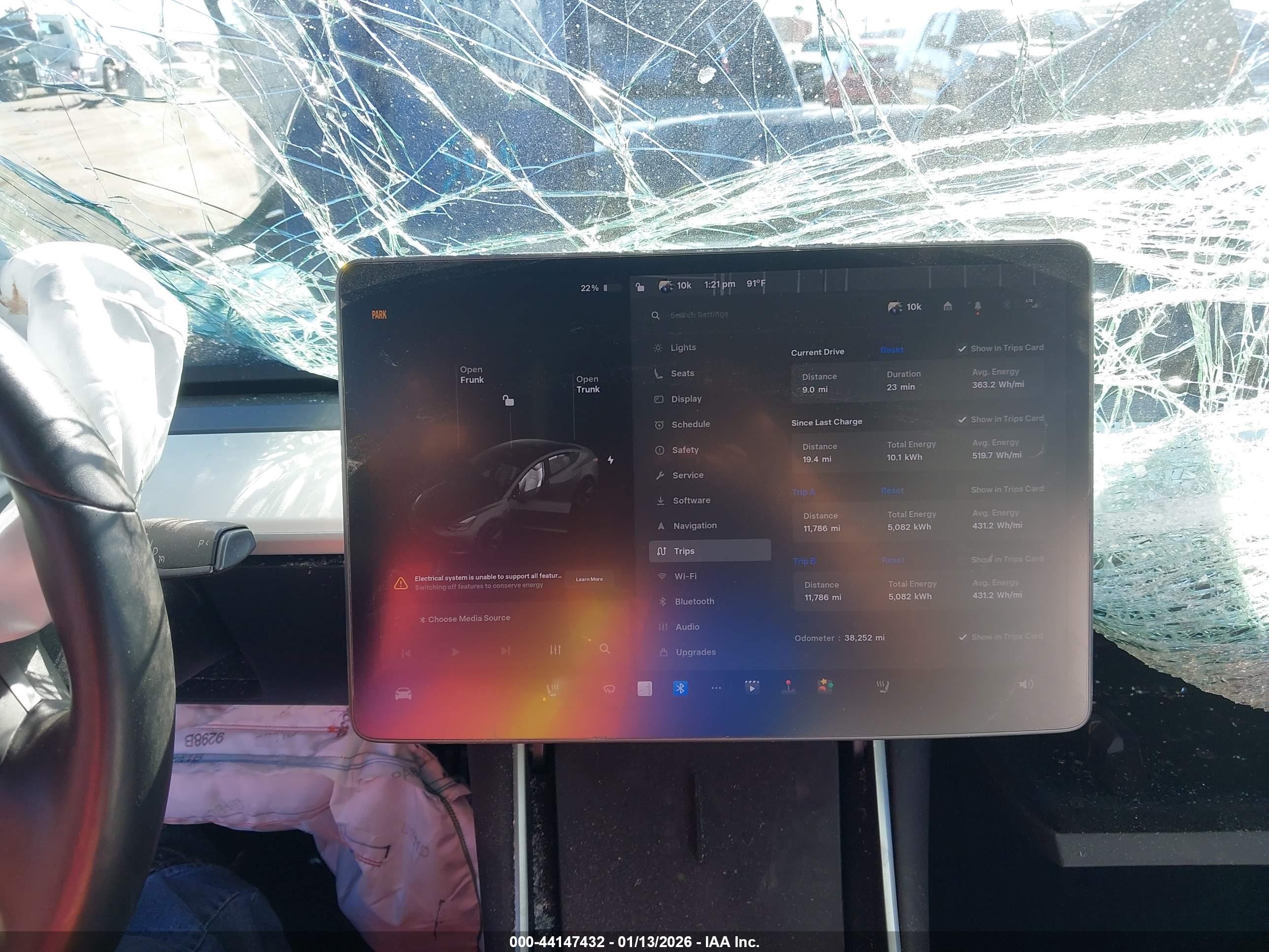 TESLA MODEL image 7
