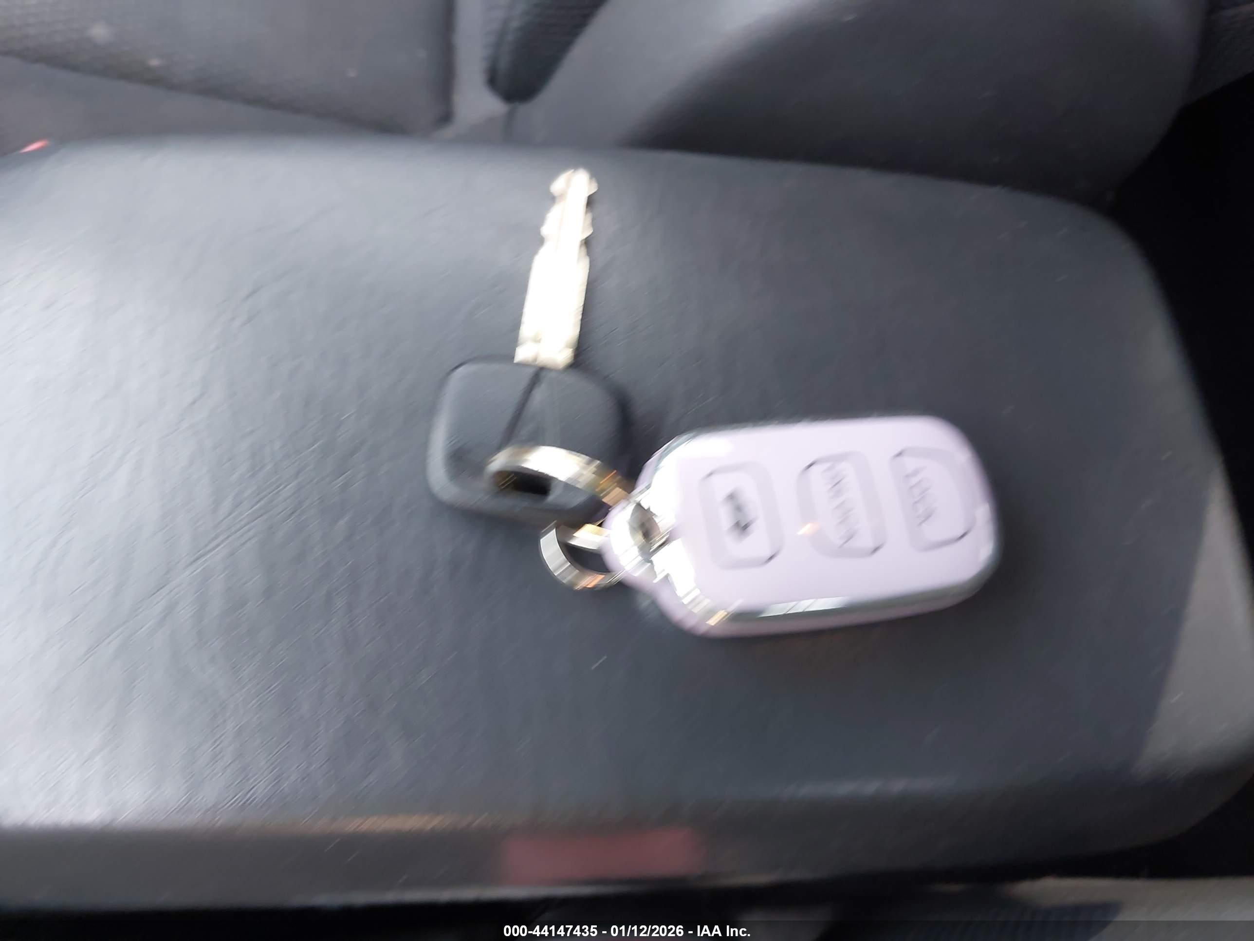 PONTIAC VIBE image 11