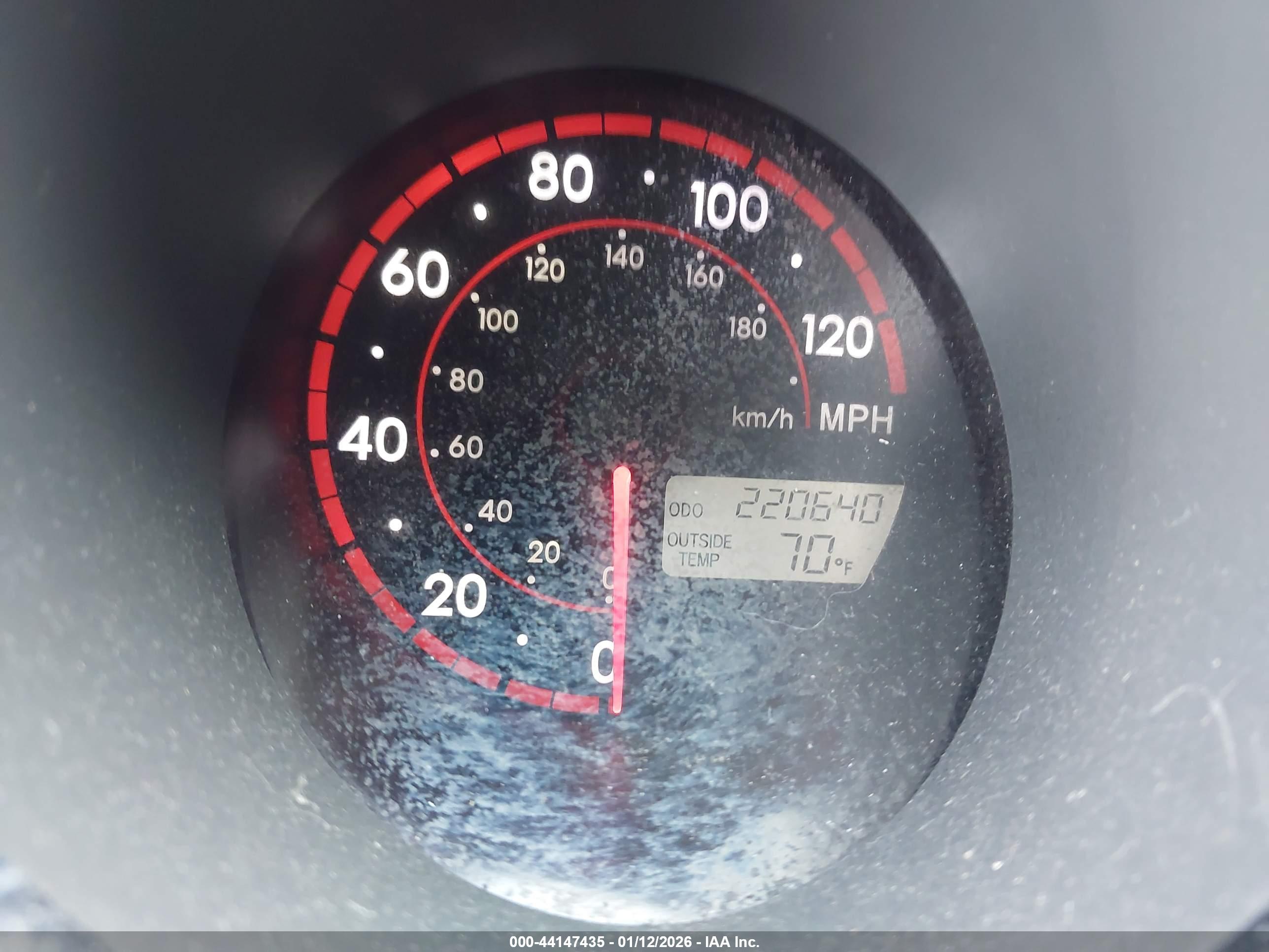 PONTIAC VIBE image 7