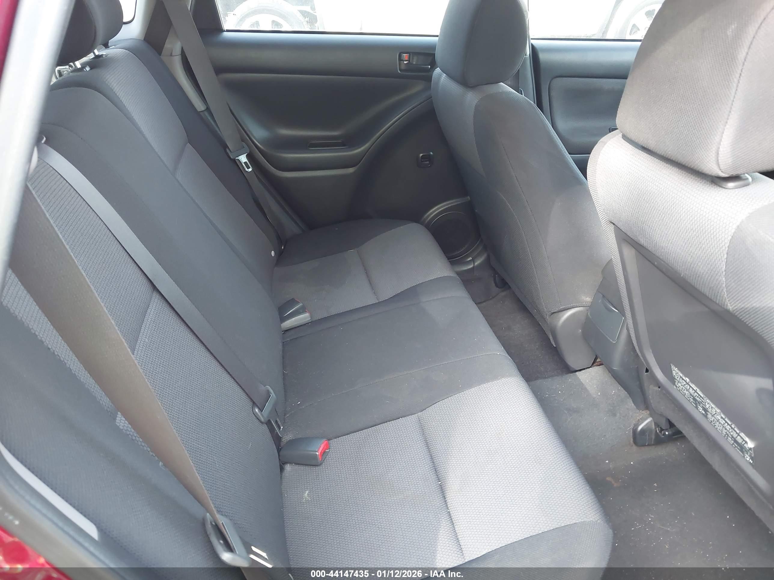 PONTIAC VIBE image 8