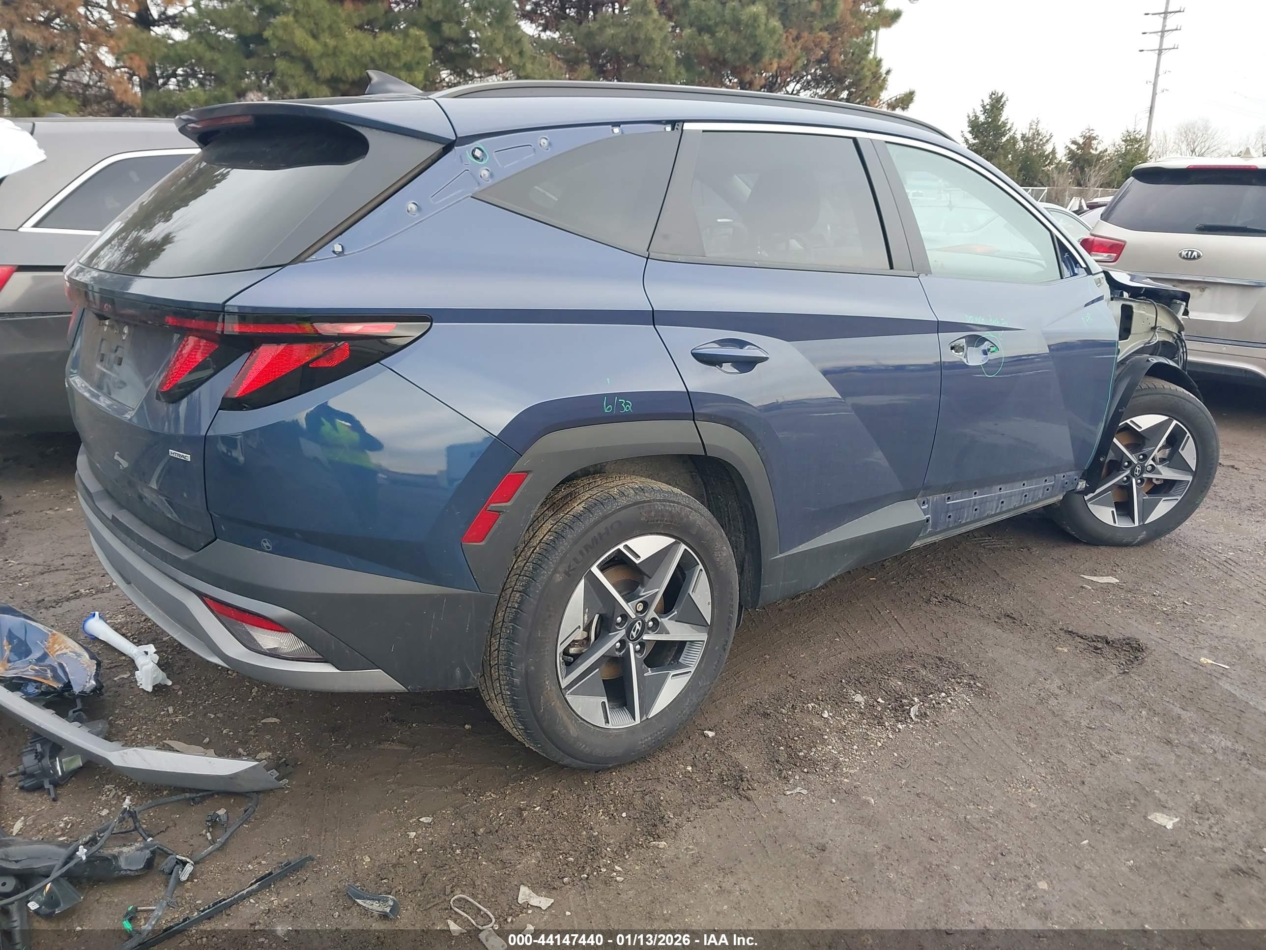 HYUNDAI TUCSON image 4