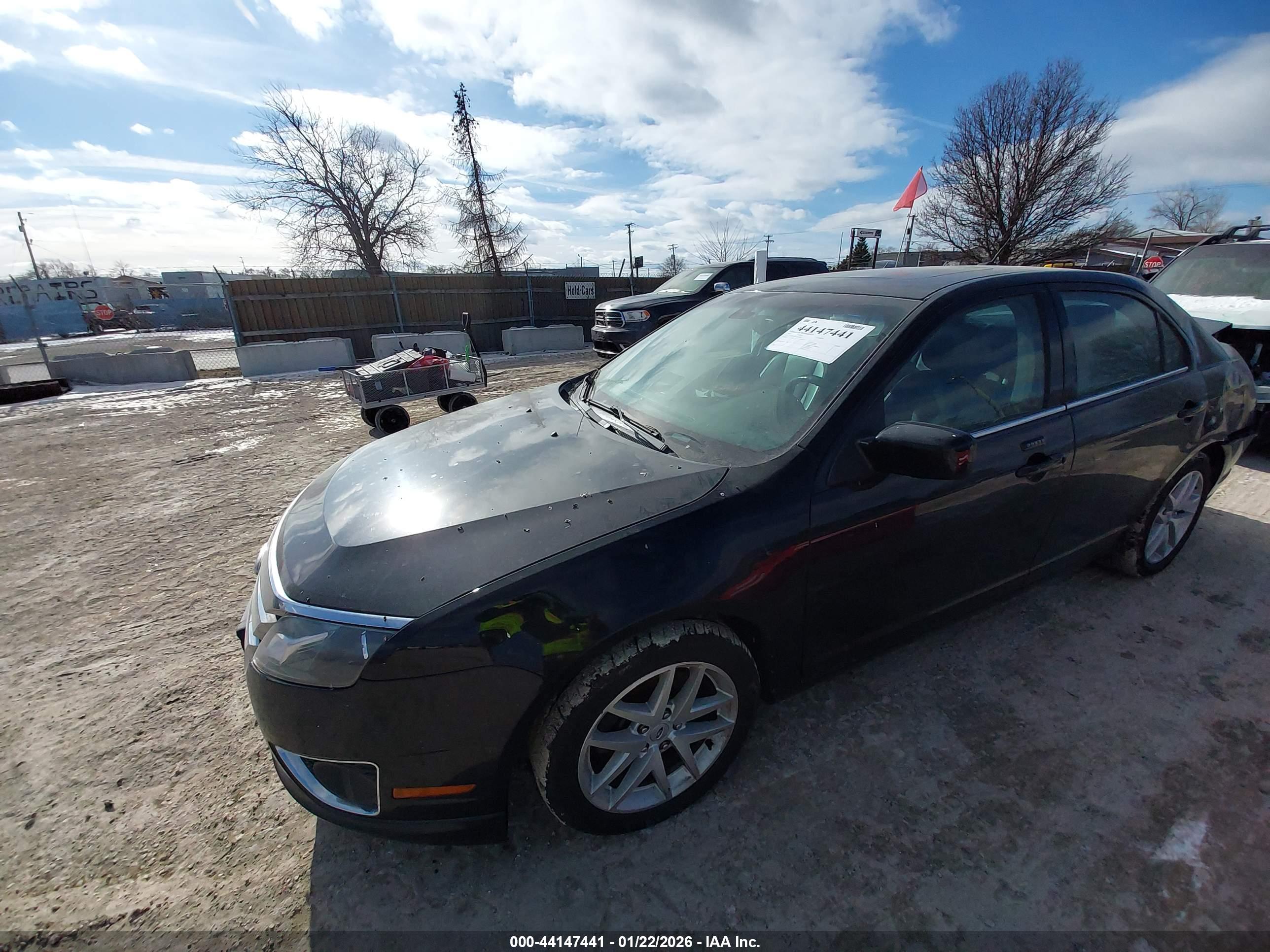 FORD FUSION image 2