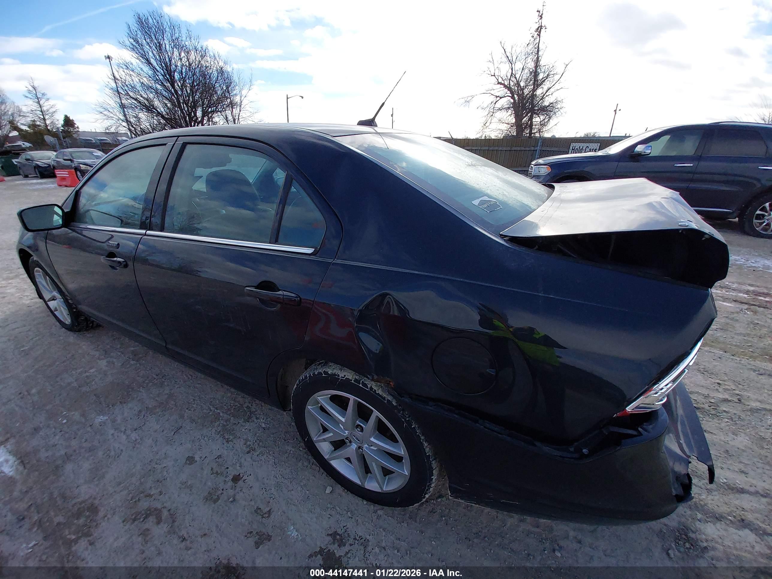 FORD FUSION image 3