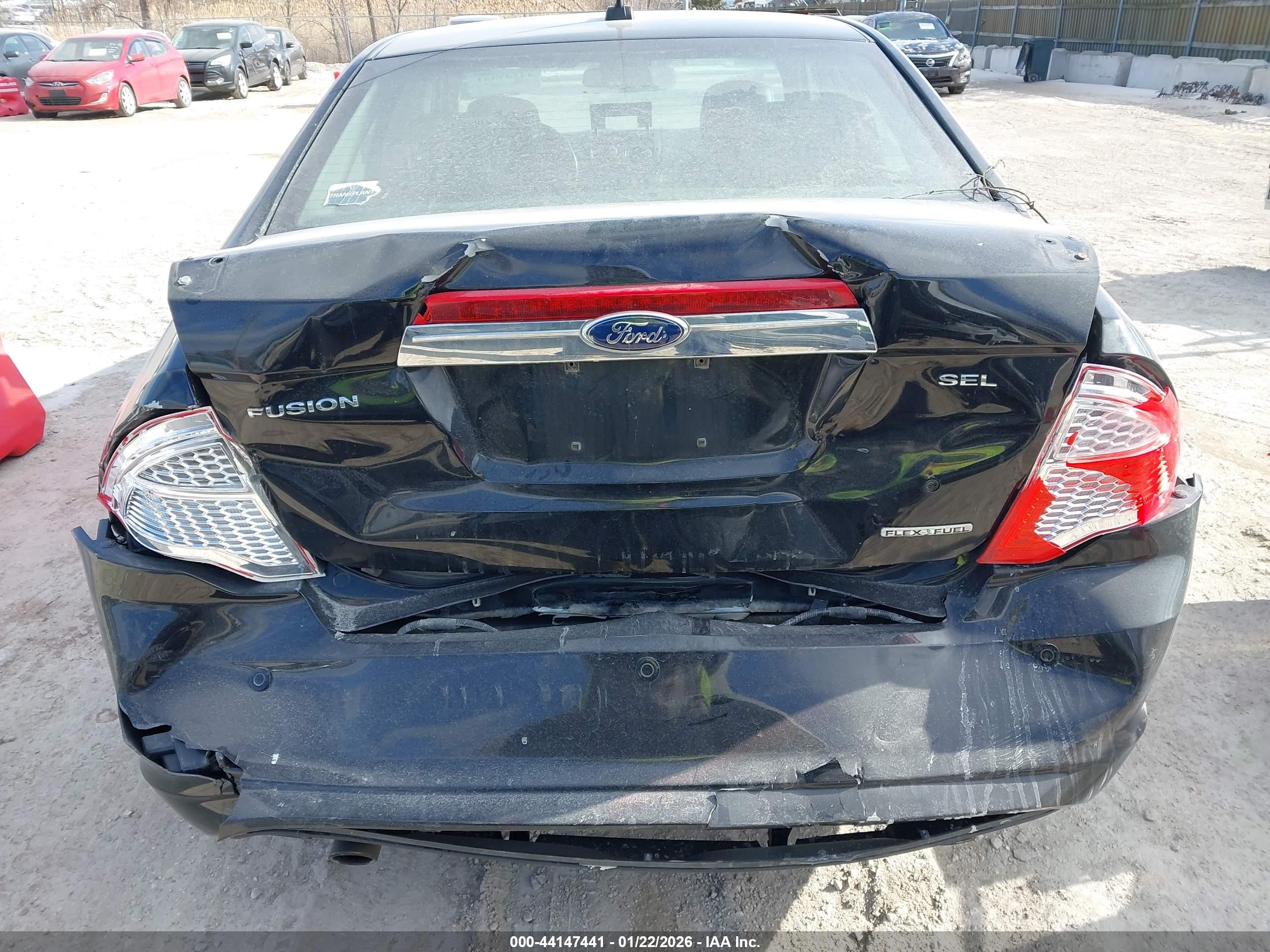 FORD FUSION image 6