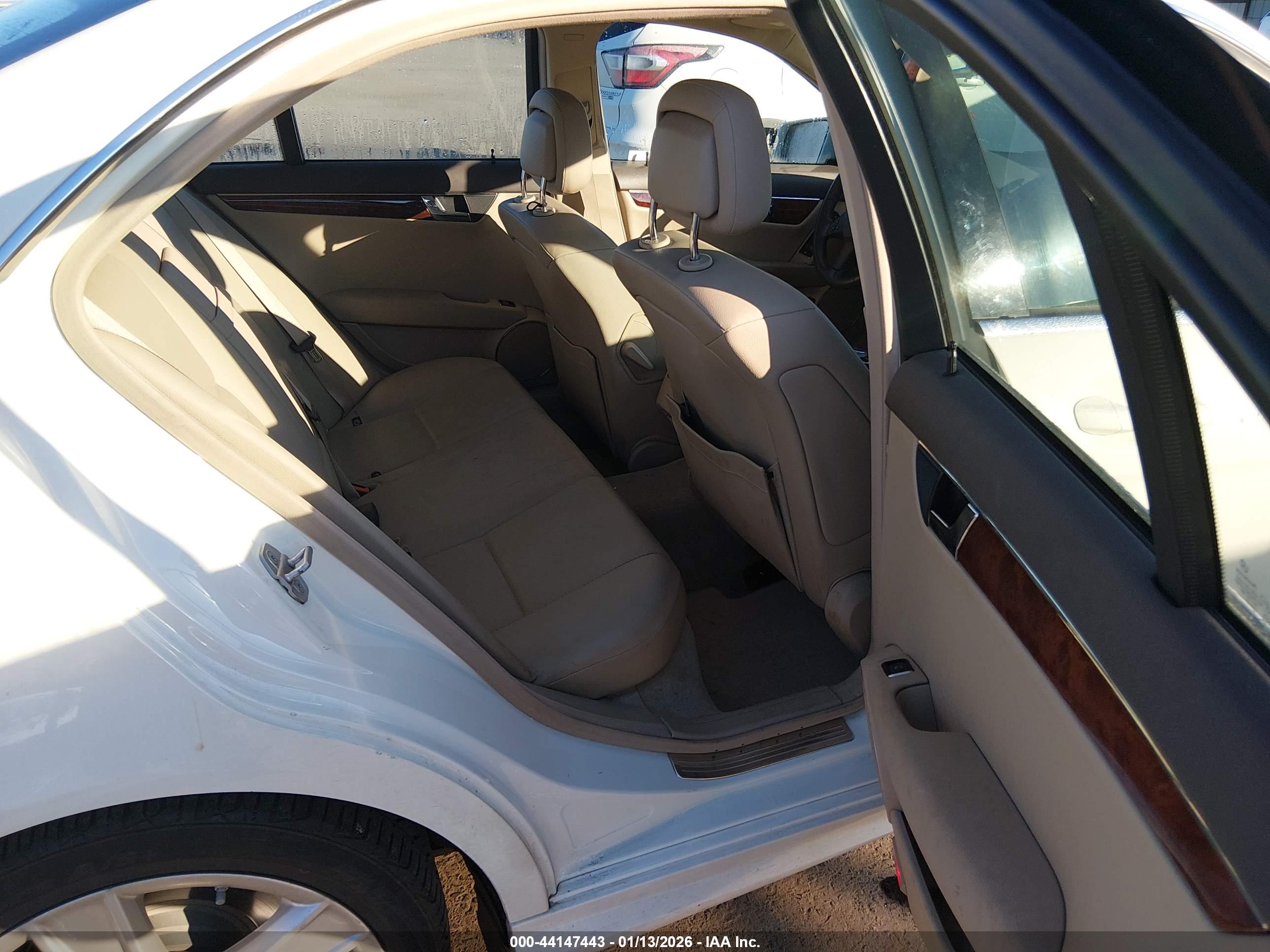 MERCEDES-BENZ C image 8