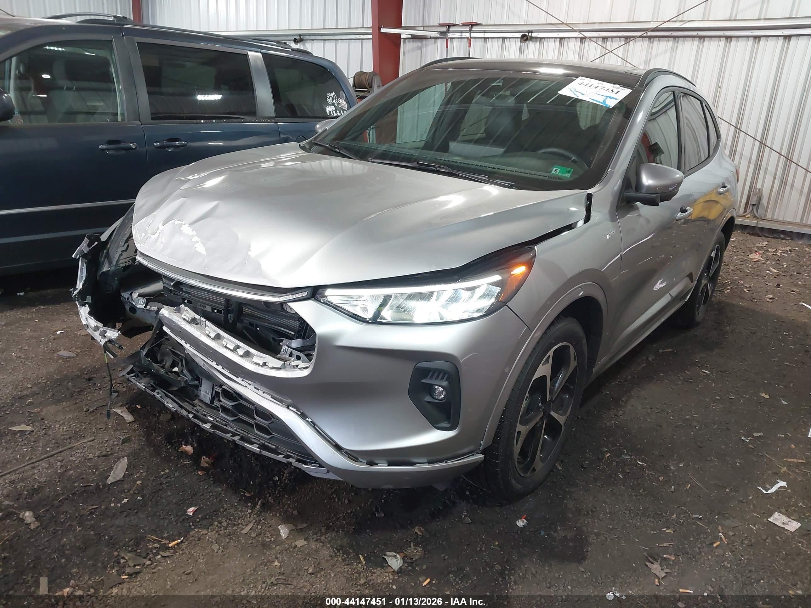 FORD ESCAPE image 2