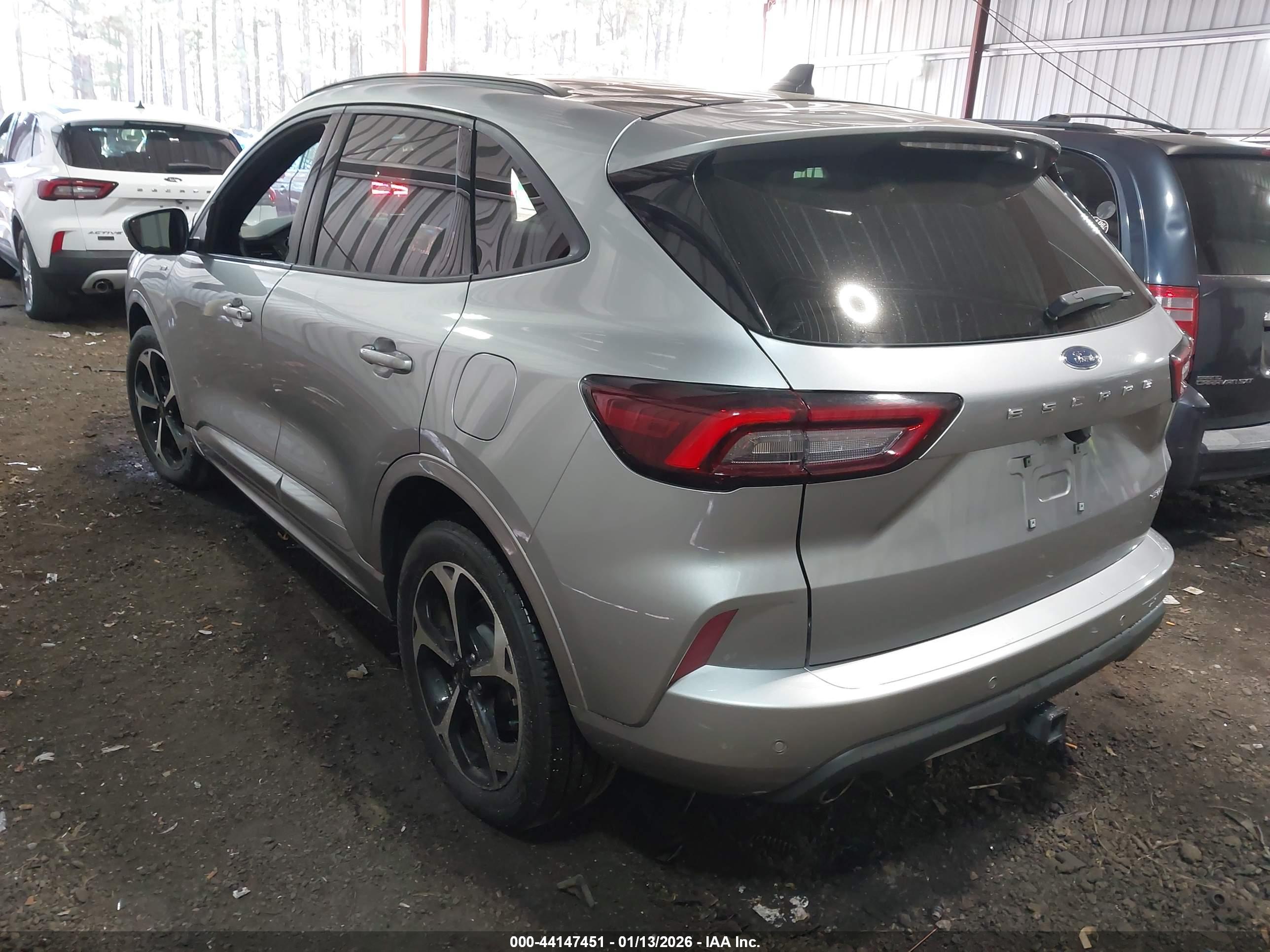 FORD ESCAPE image 3
