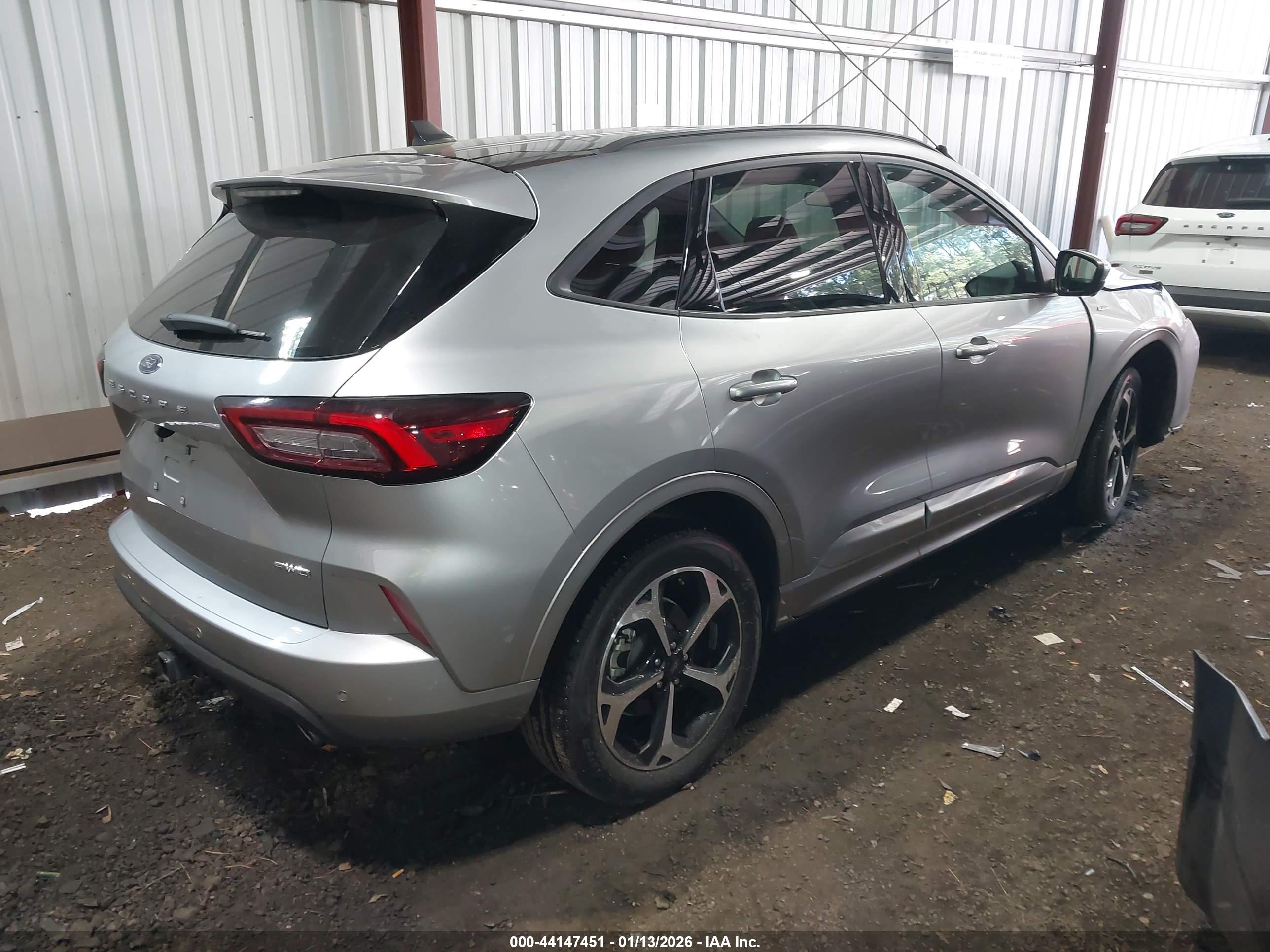 FORD ESCAPE image 4