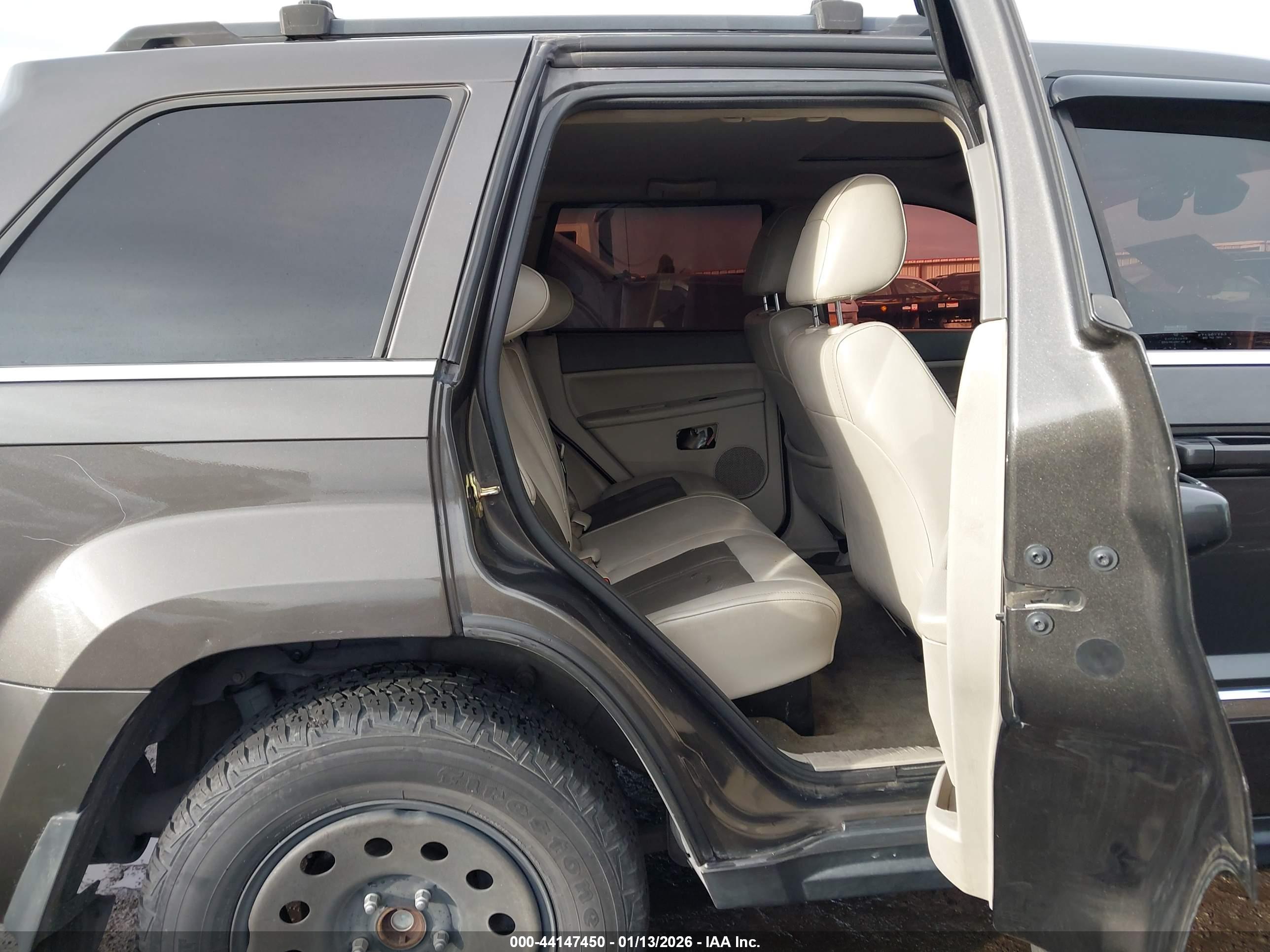 JEEP GRAND image 8