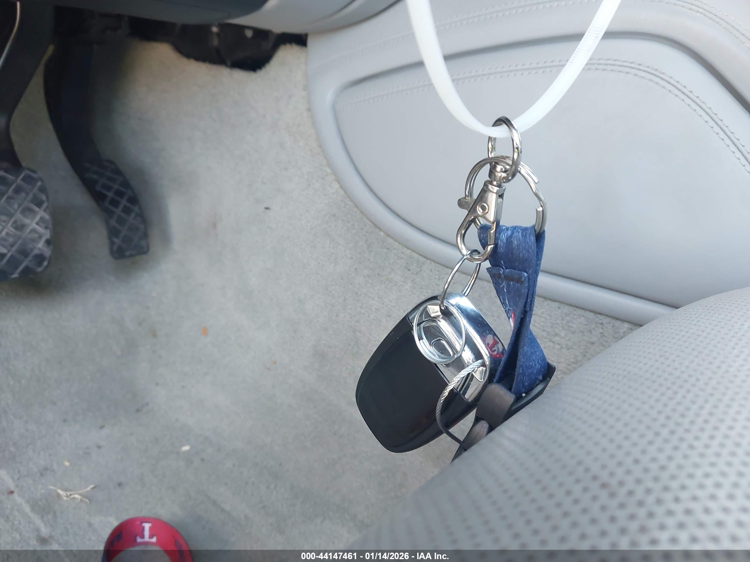 AUDI A8 image 11
