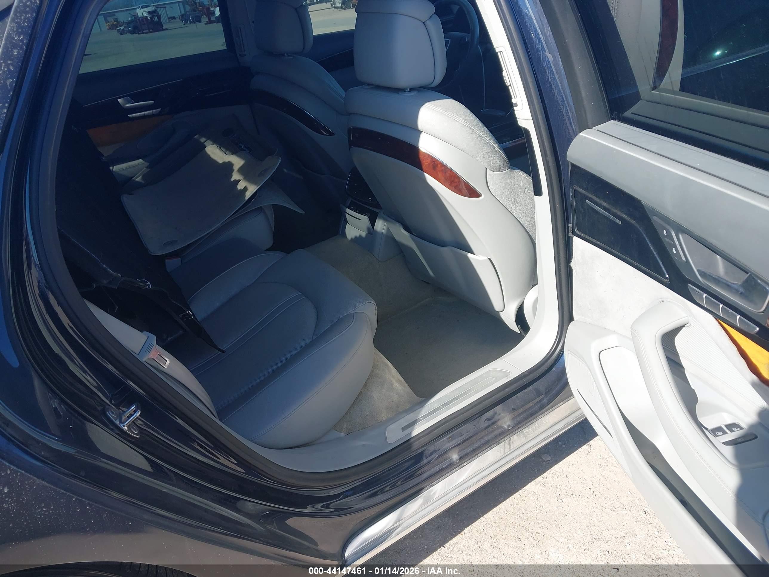 AUDI A8 image 8