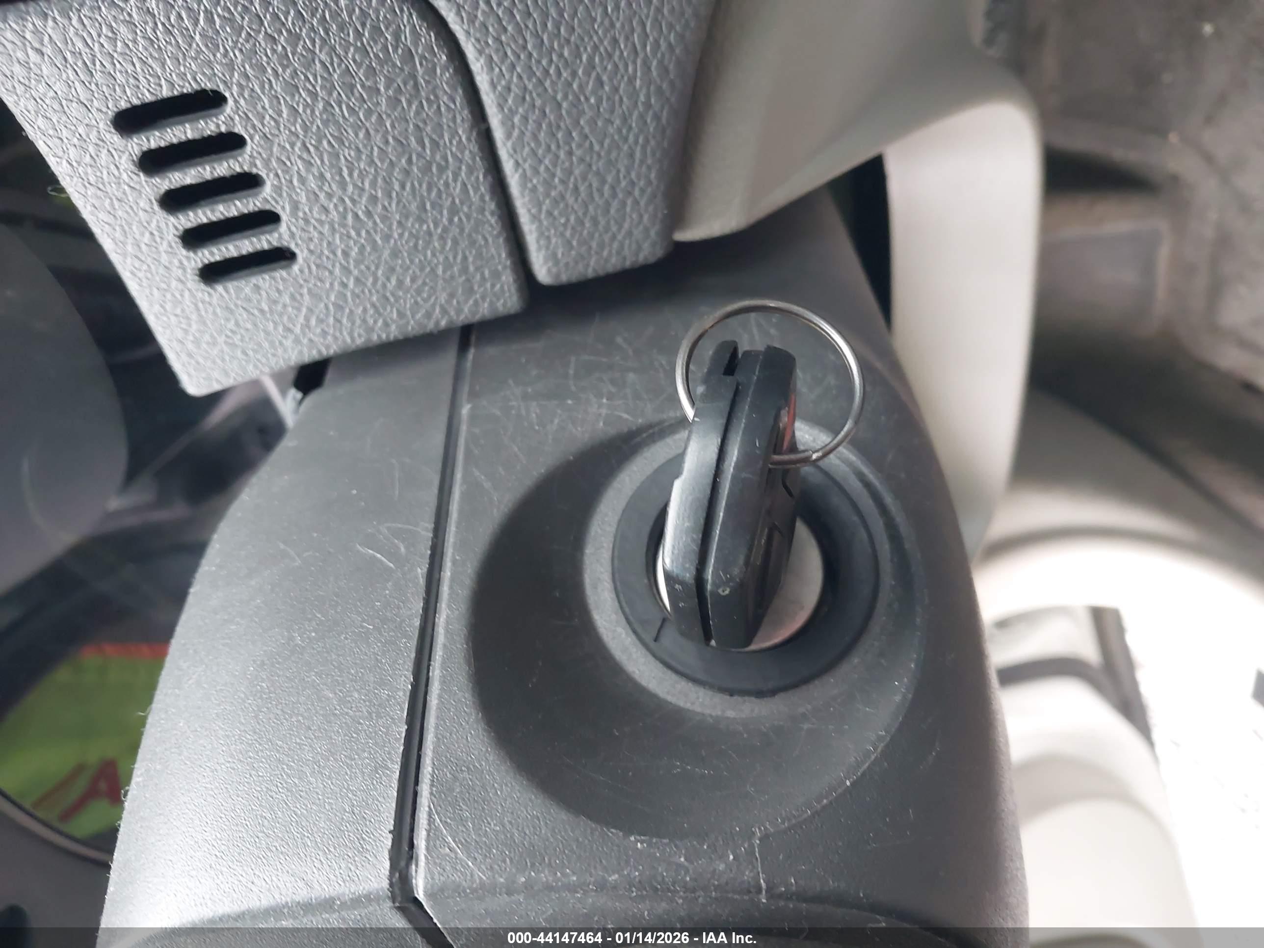 FORD FUSION image 11