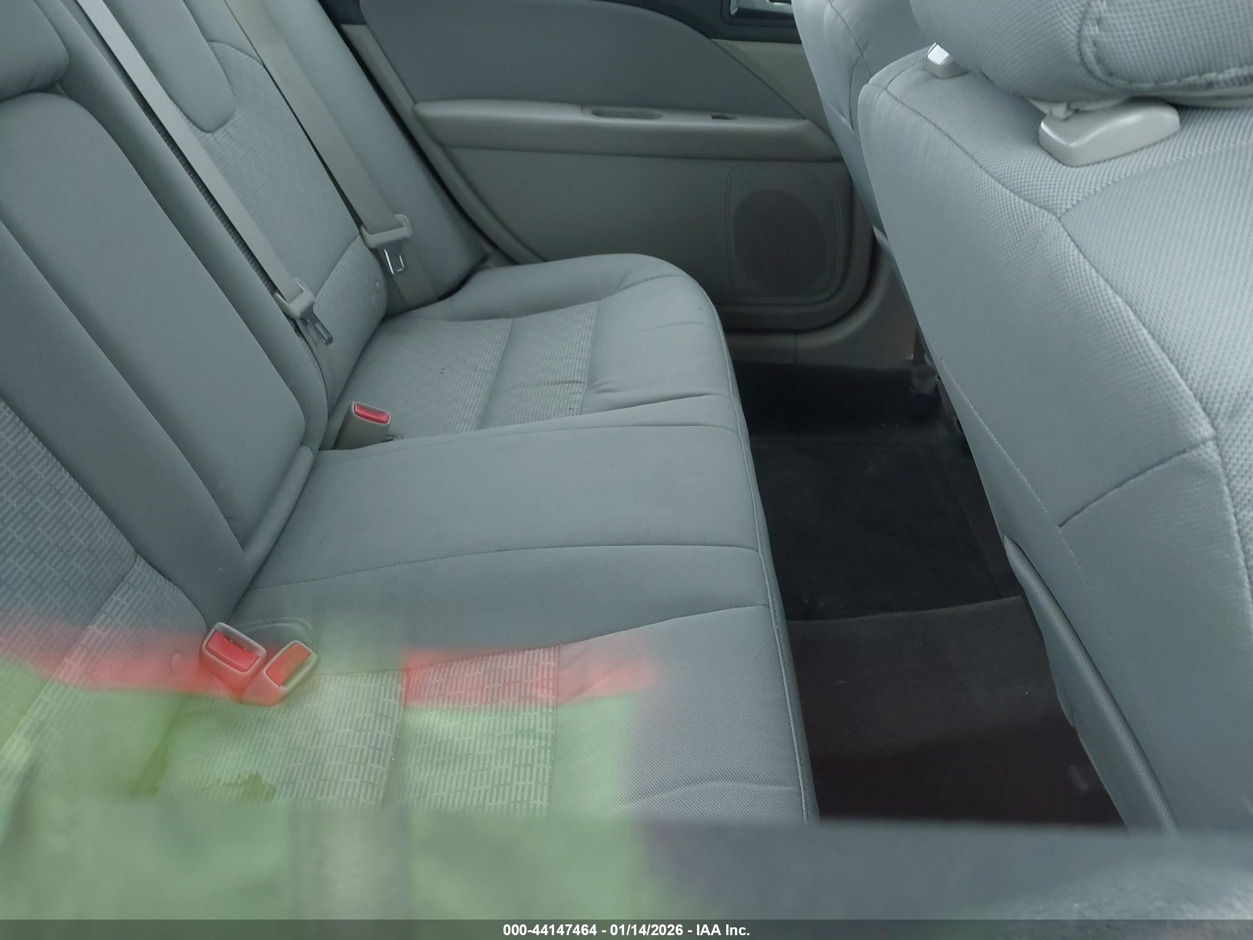 FORD FUSION image 8