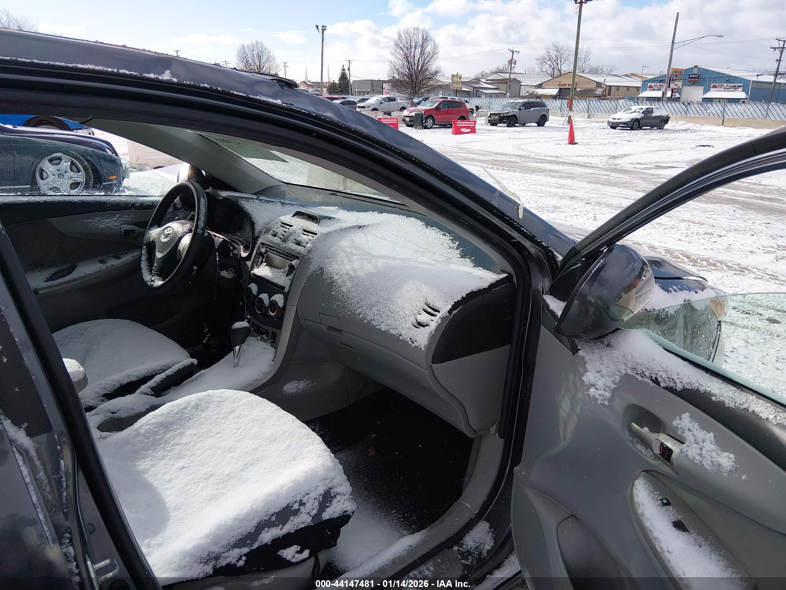 TOYOTA COROLLA image 5