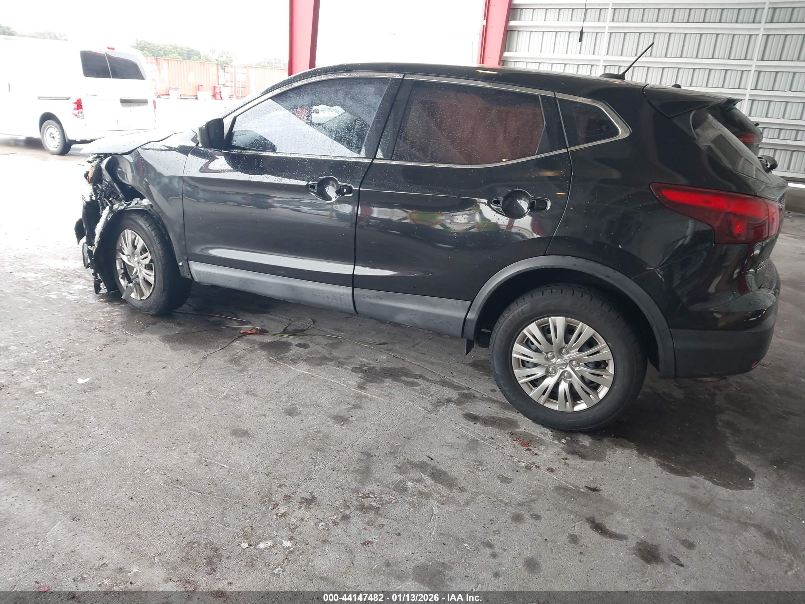 NISSAN ROGUE image 3