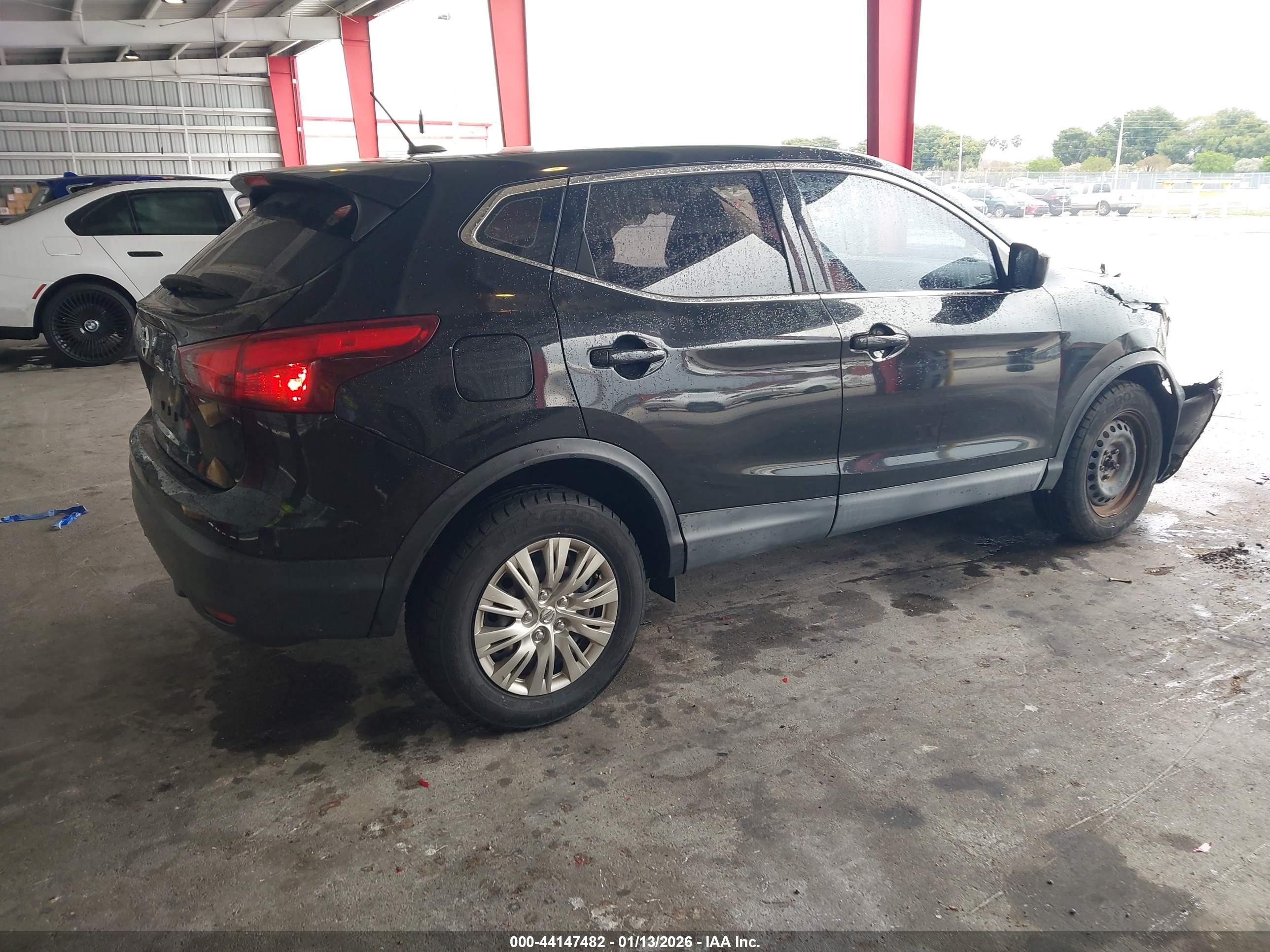 NISSAN ROGUE image 4