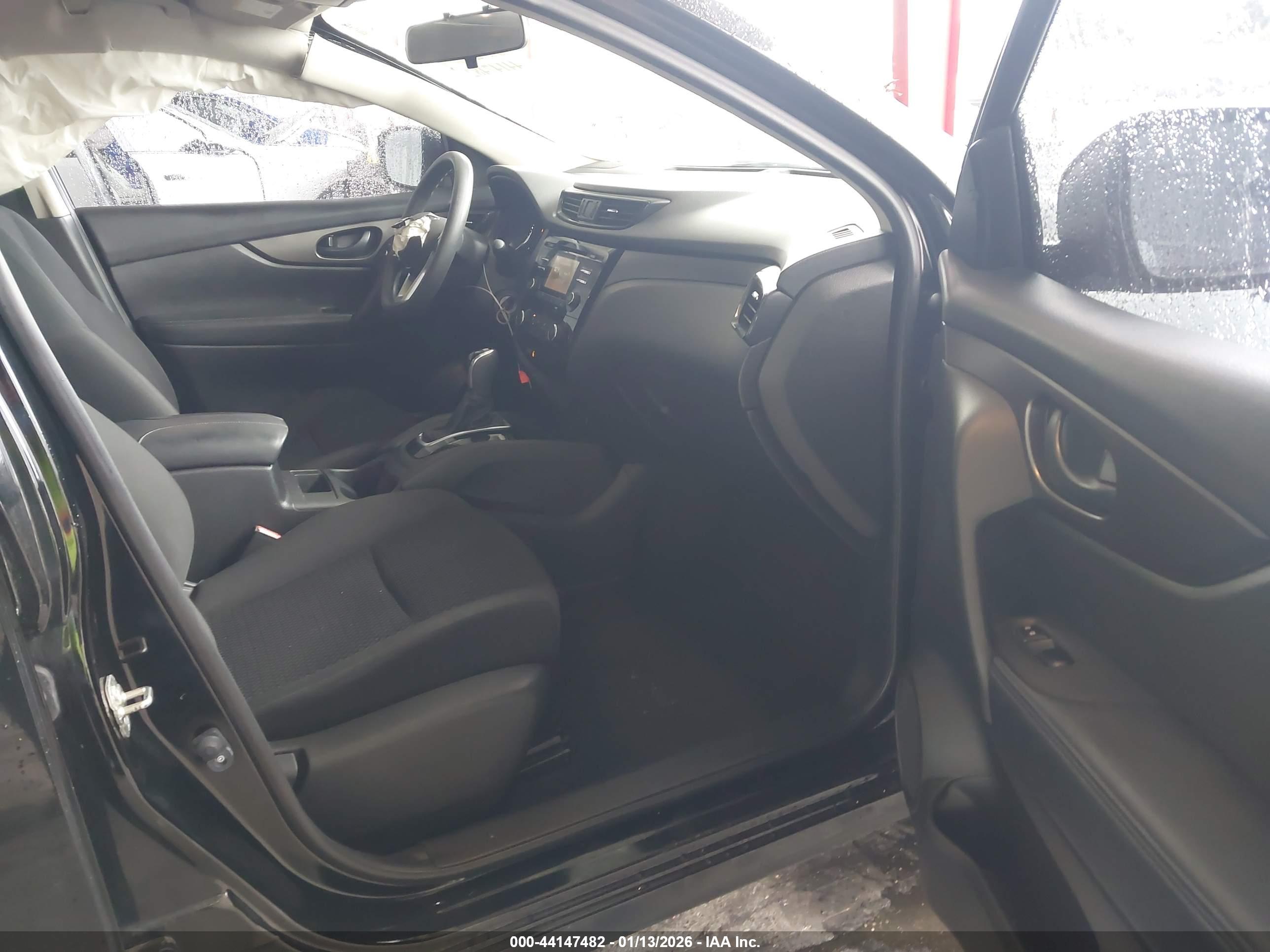 NISSAN ROGUE image 5