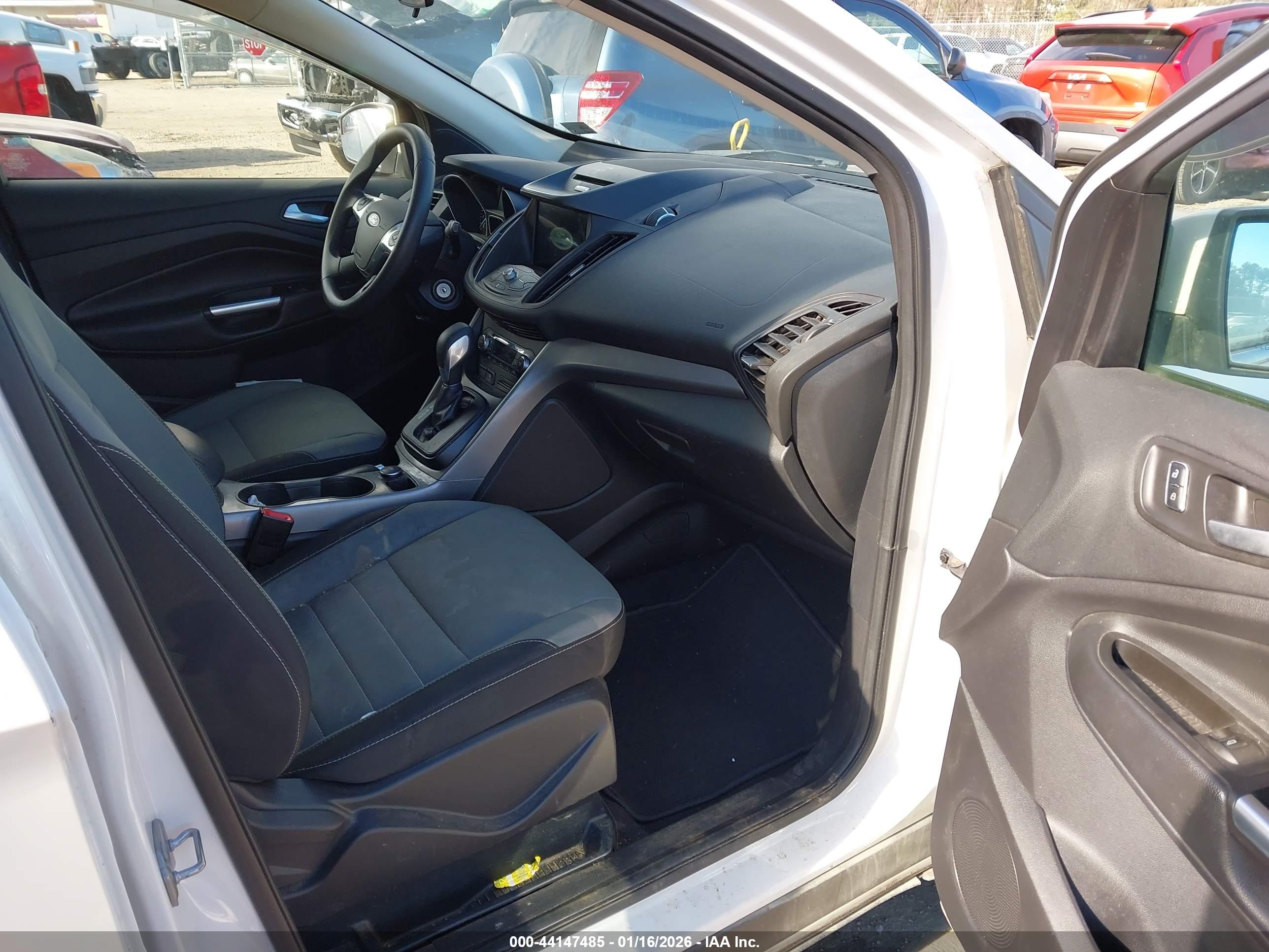 FORD ESCAPE image 5