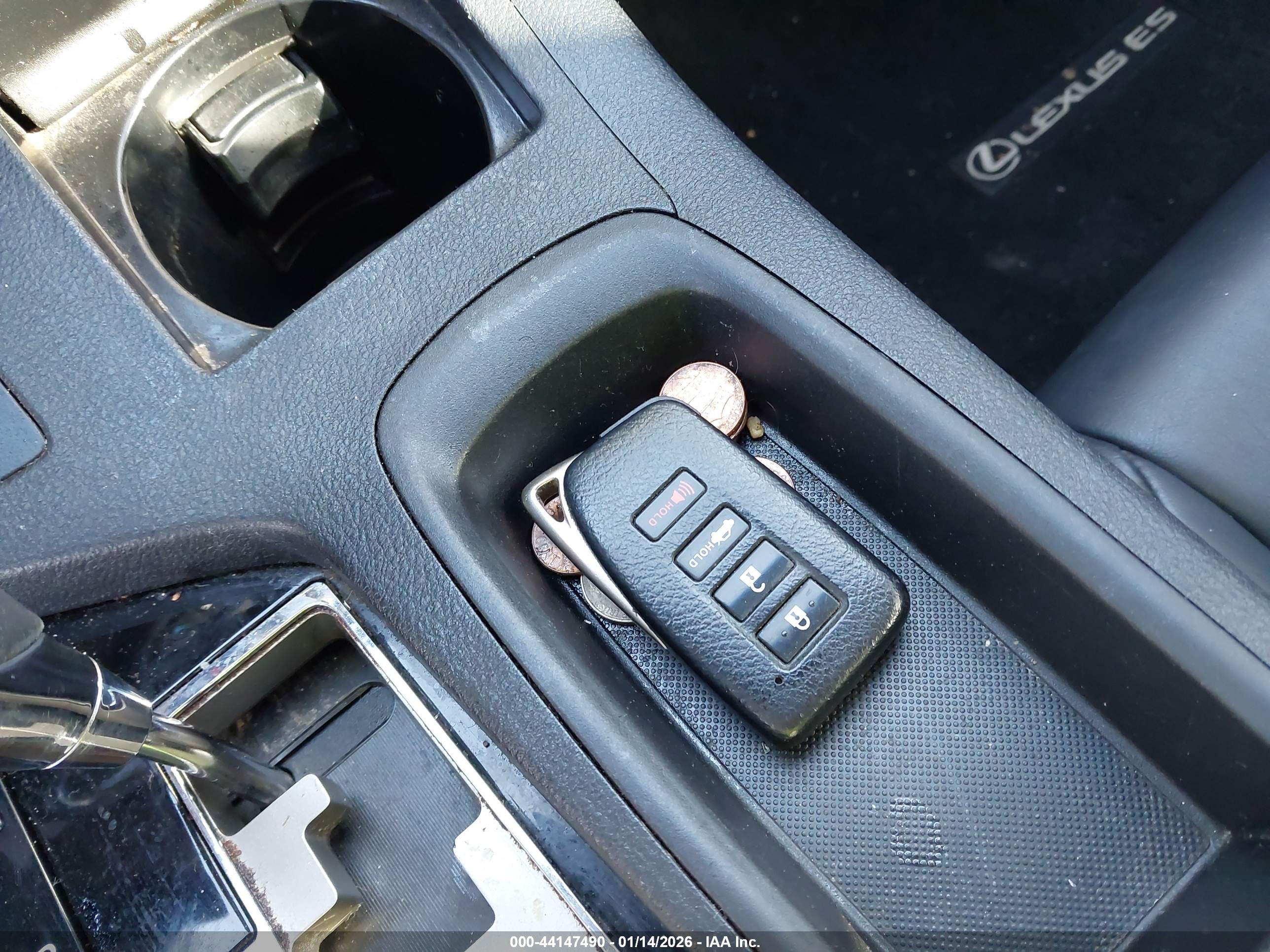 LEXUS ES image 11