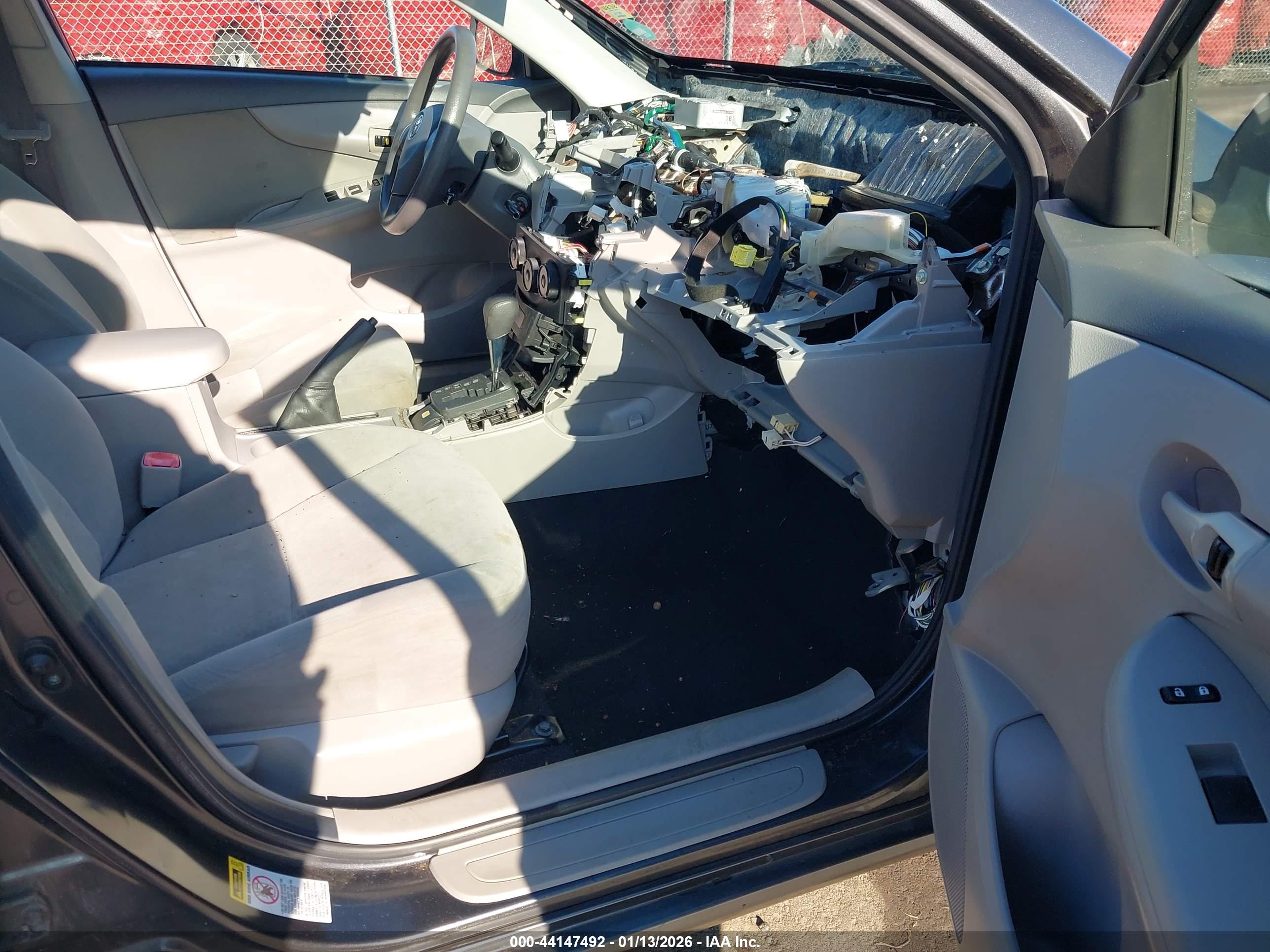 TOYOTA COROLLA image 5